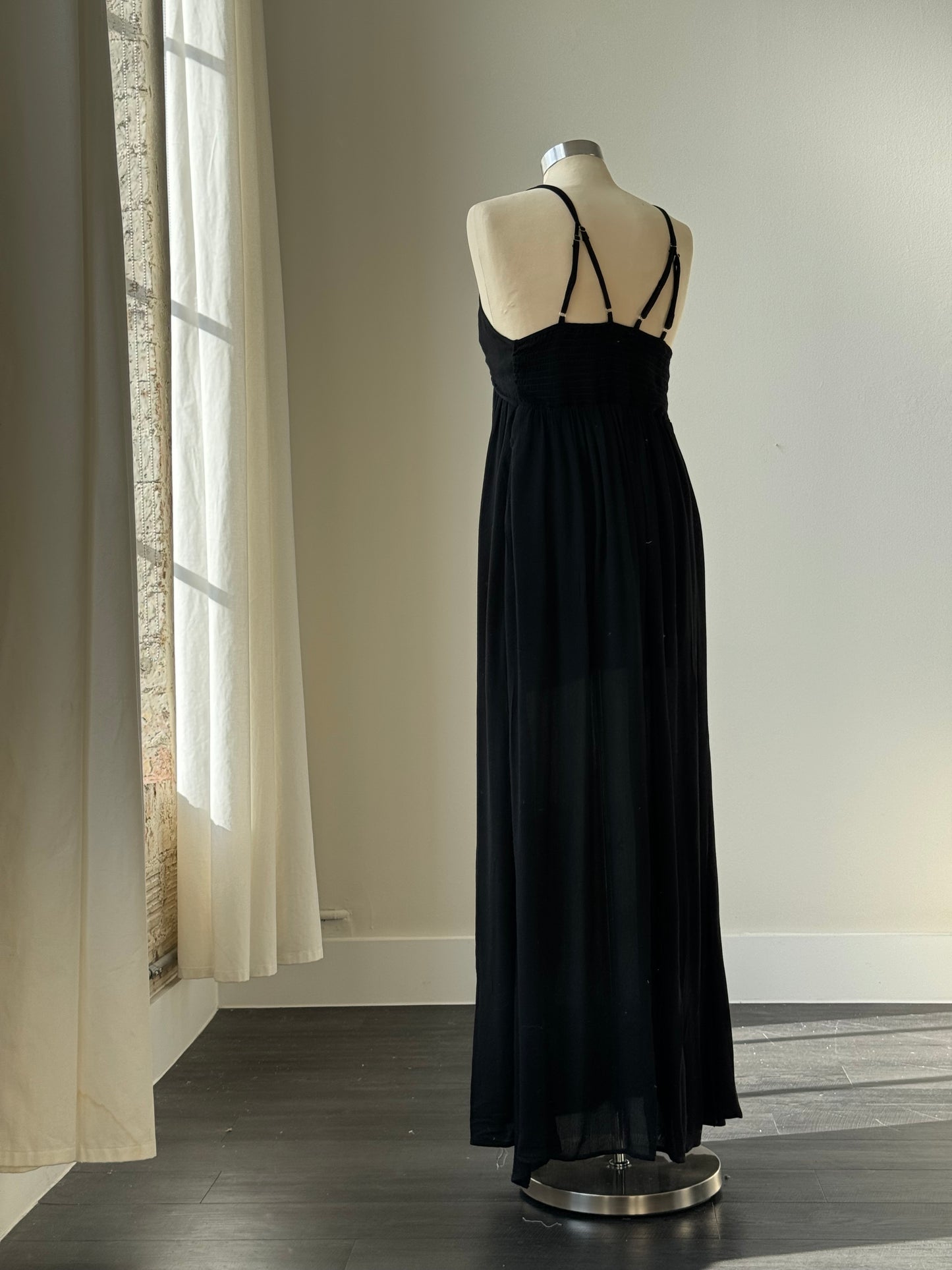 Scarlet Side Slit Hidden Pocket Maxi Dress in Black