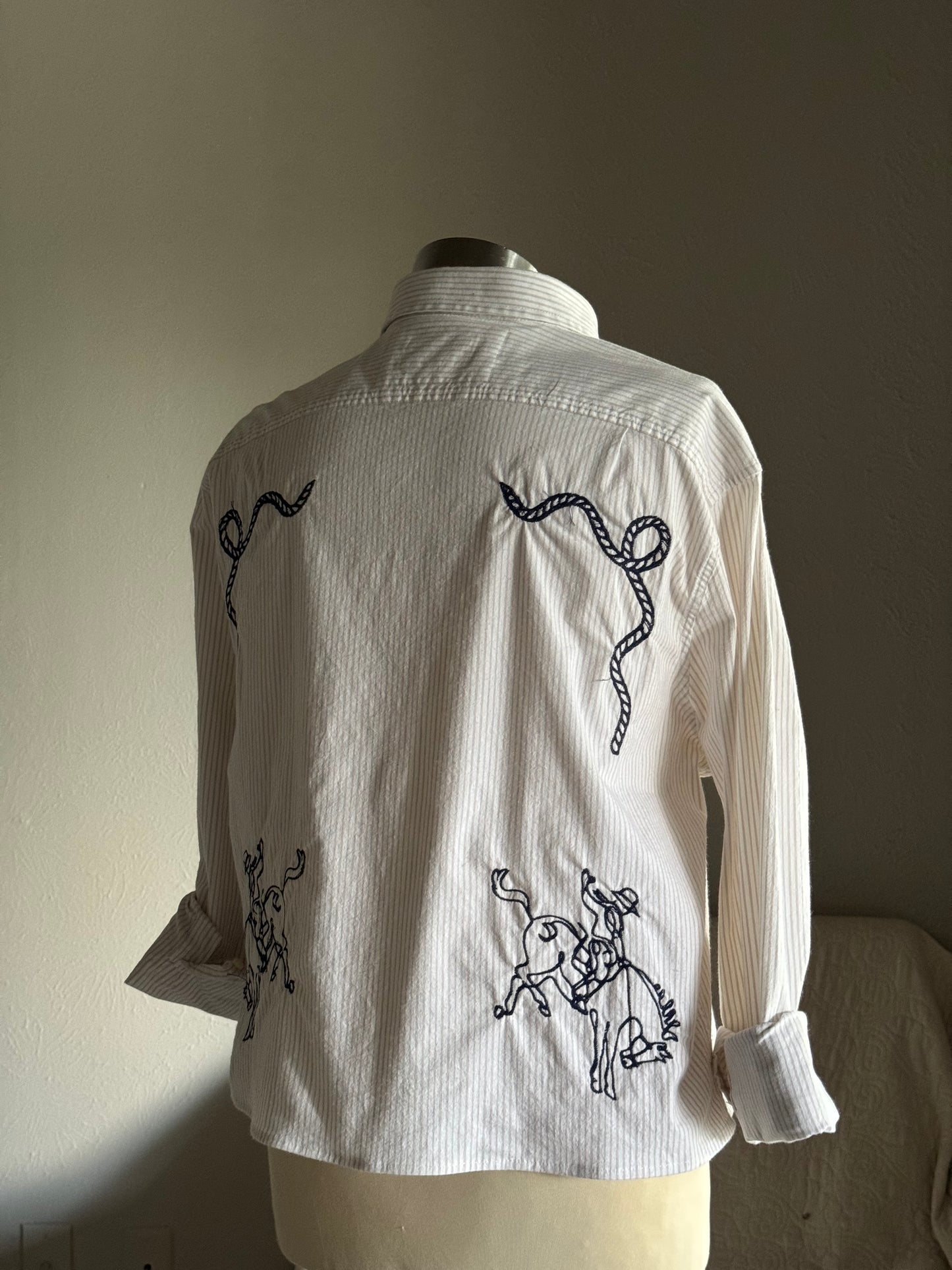 Lawrence Handcrafted Cropped Cotton Embroidered Button Down