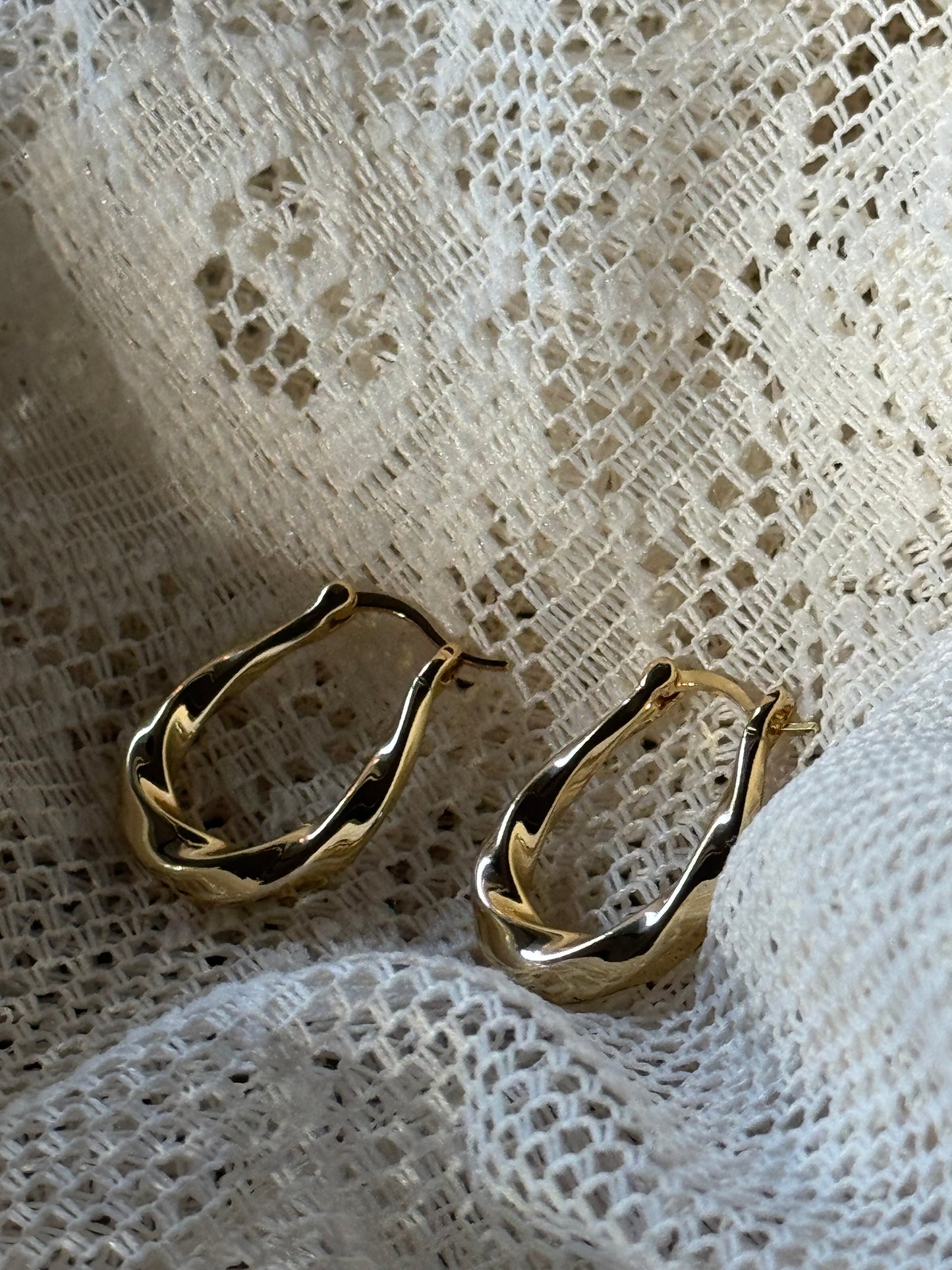 Tina Twist Hoop Earring In Plated Gold