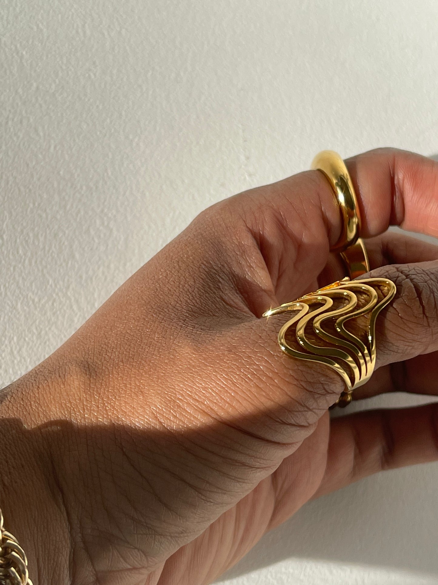 Desert Wave Stainless Steel Statement Ring In 18k Gold Plated