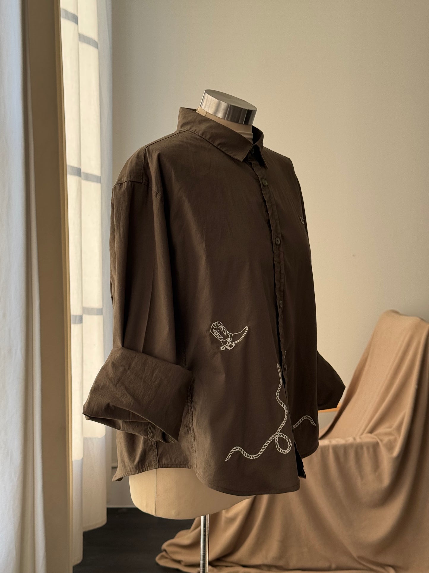 The Lawrence Handcrafted Sad Songs Cropped Button Down Long Sleeve In Army Olive Brown