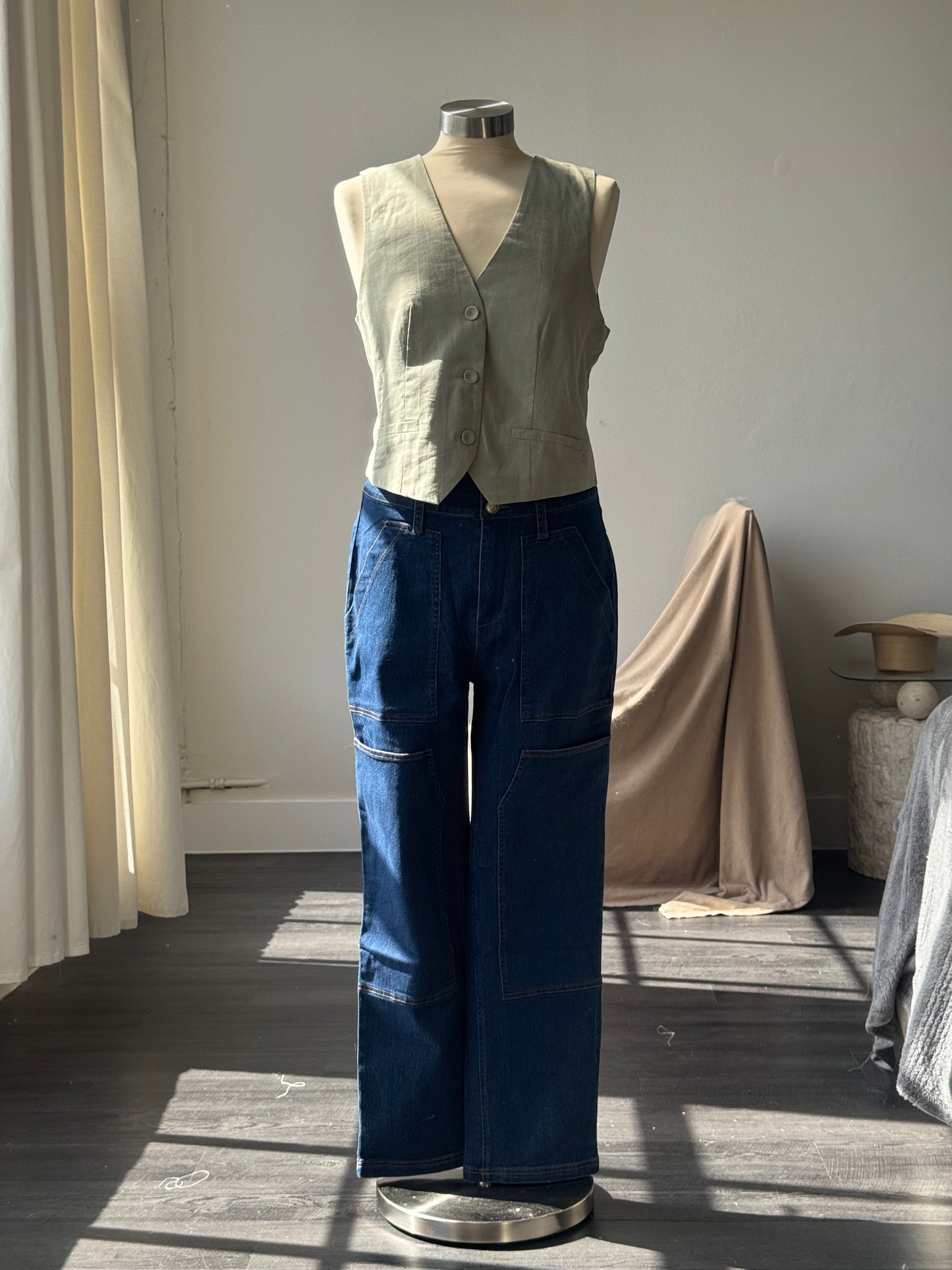 Caleb Classic Cowboy Straight Leg Jeans In Indigo