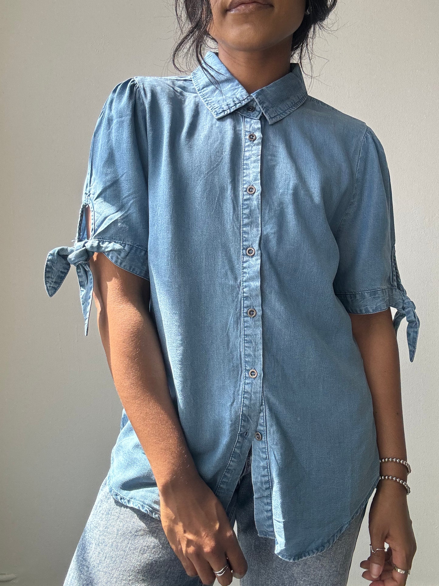 Carolyn Tie Sleeve Button Down Denim Shirt In Med Wash