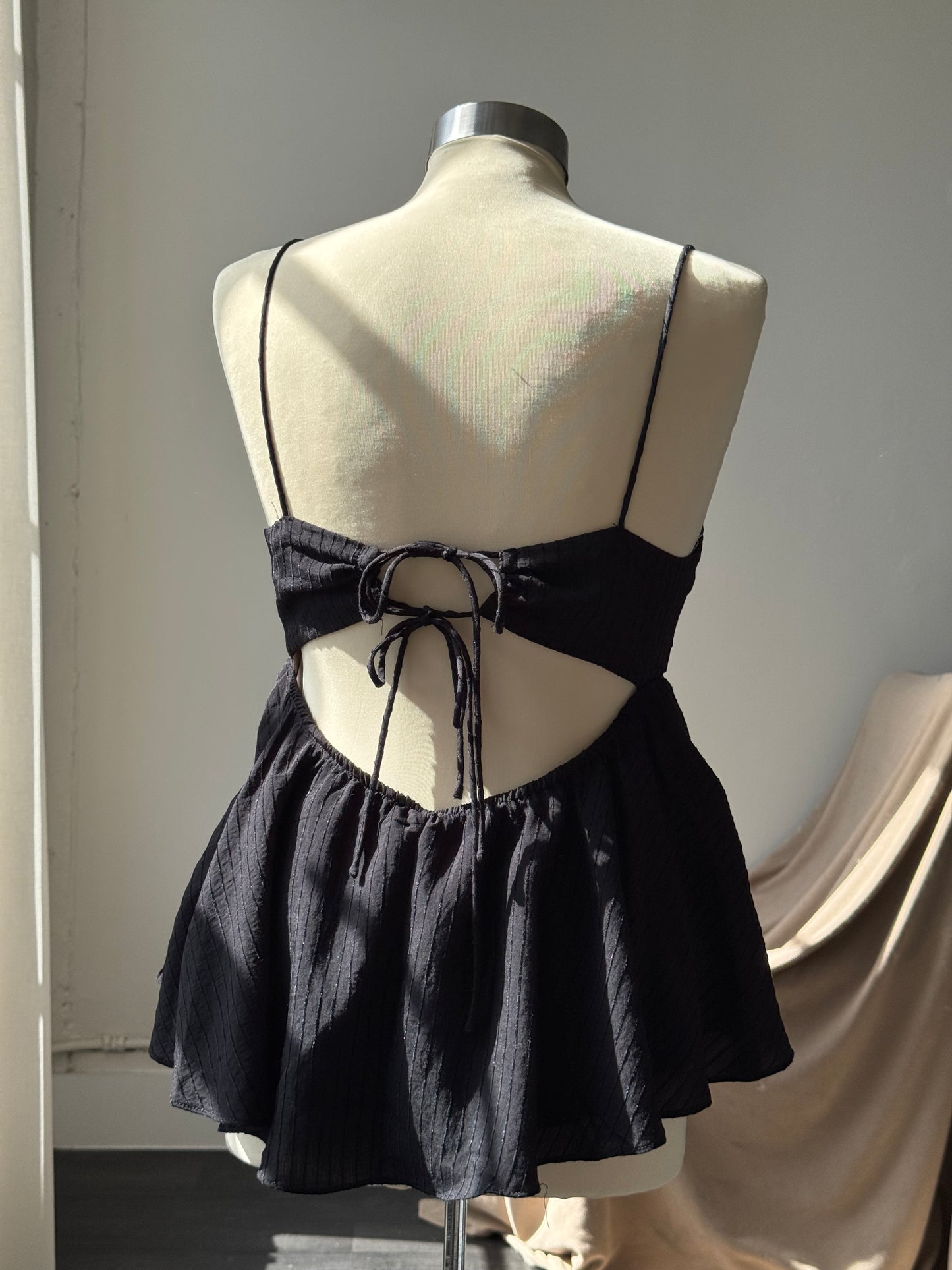 Mabel Open Back Doll Top In Black