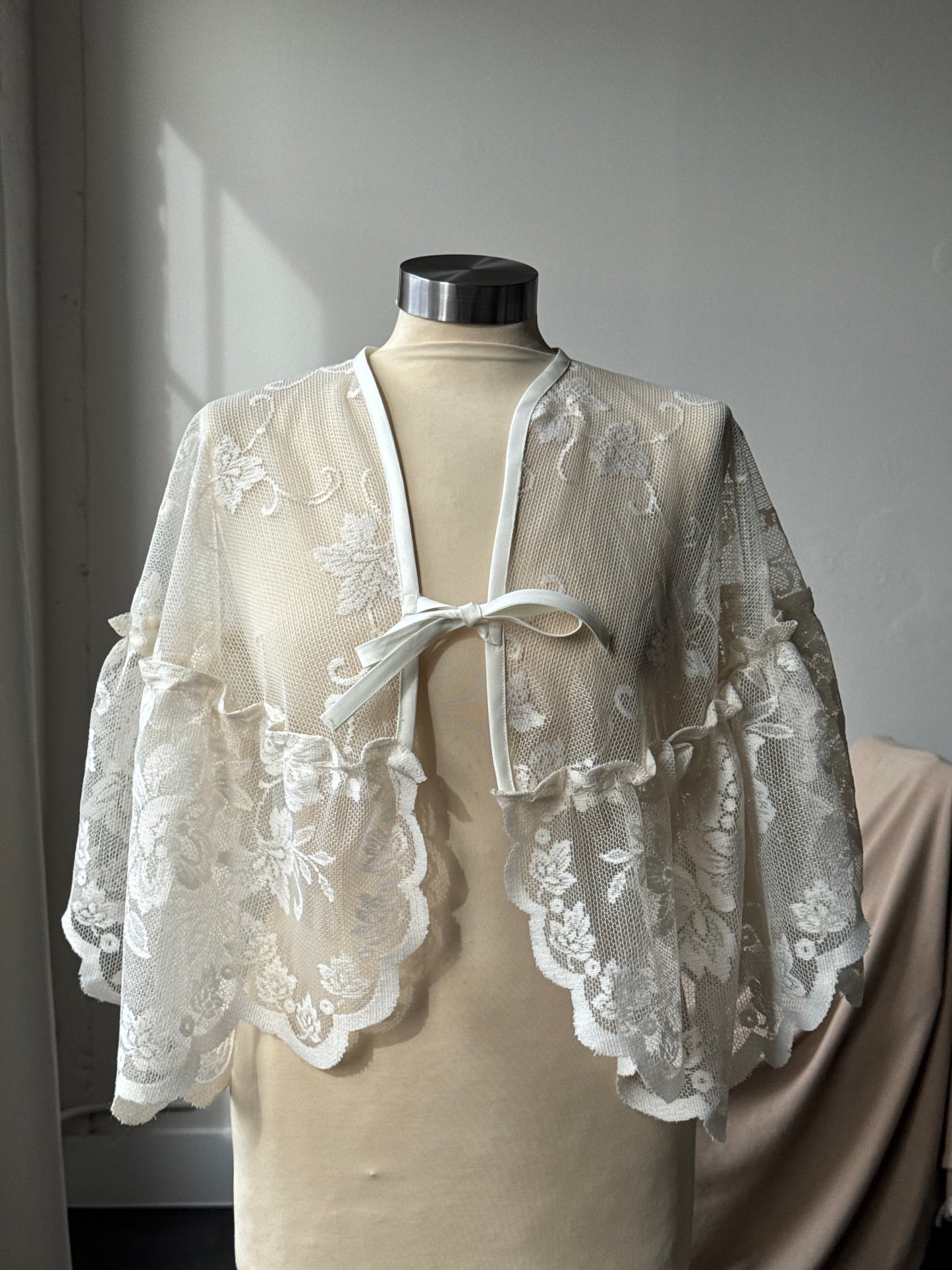 Jernigan Handcrafted Vintage Lace Cape In Butter