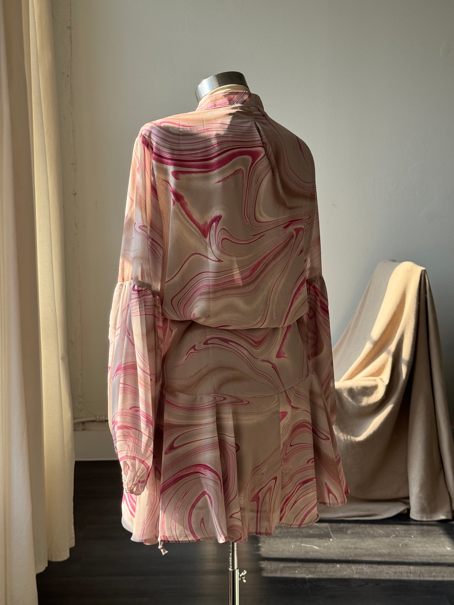Holly Lantern Balloon Sleeve Dress In Canyon 