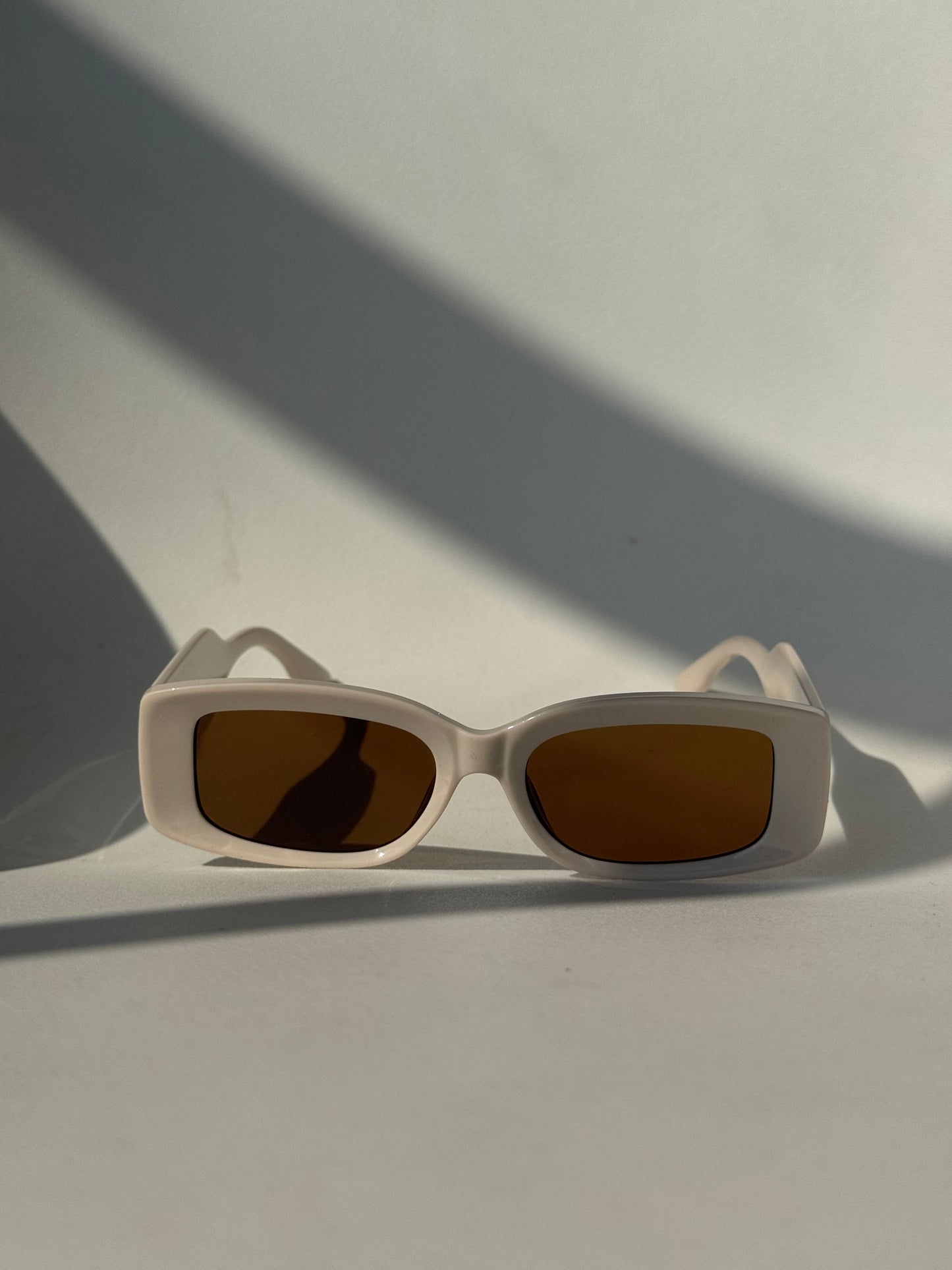 Shasta Square Double Stud Sunglasses In Cream