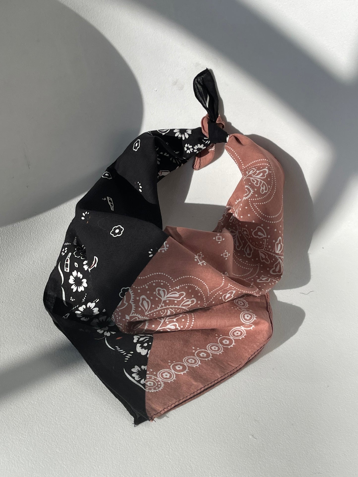 Seguin Cotton Ultra Soft Two Tone Western Floral Bandana In Mocha