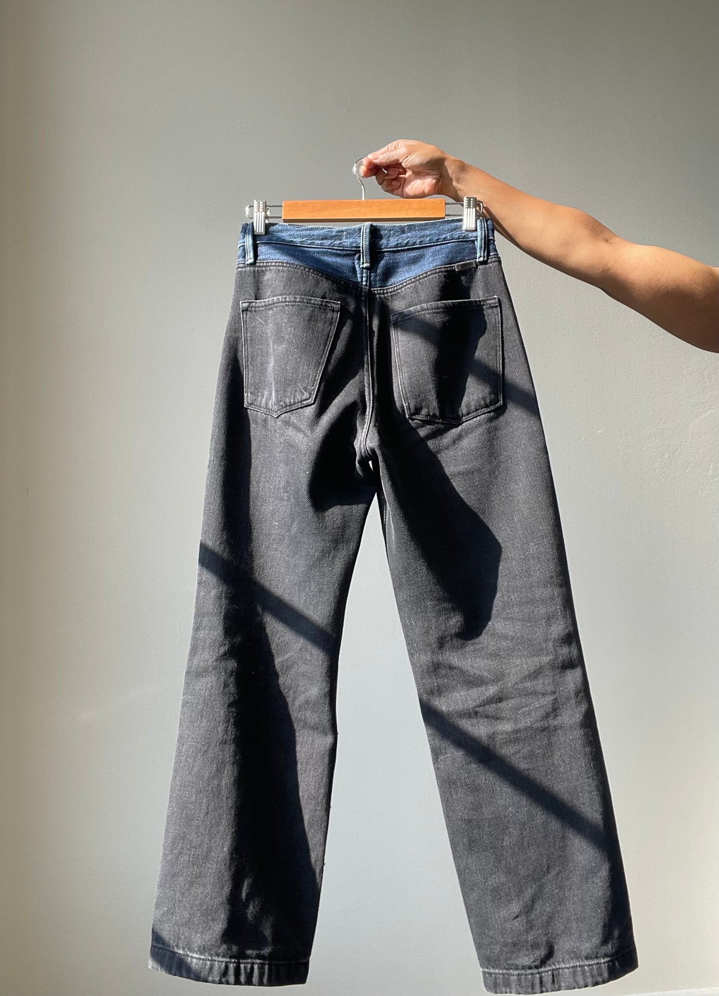 Morgan 90s Style Two Tone Straight Leg Mom Jean In Vintage Blue & Black