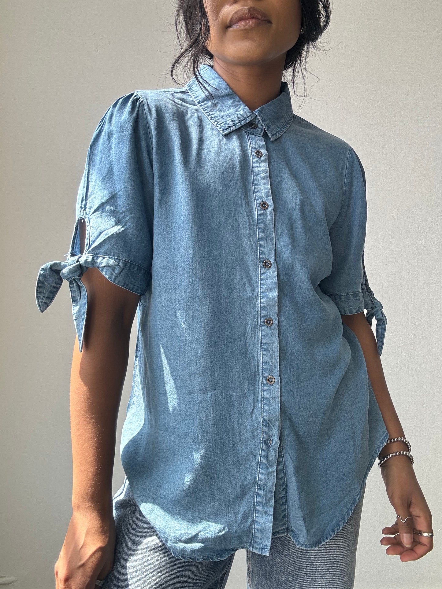 Carolyn Tie Sleeve Button Down Denim Shirt In Med Wash
