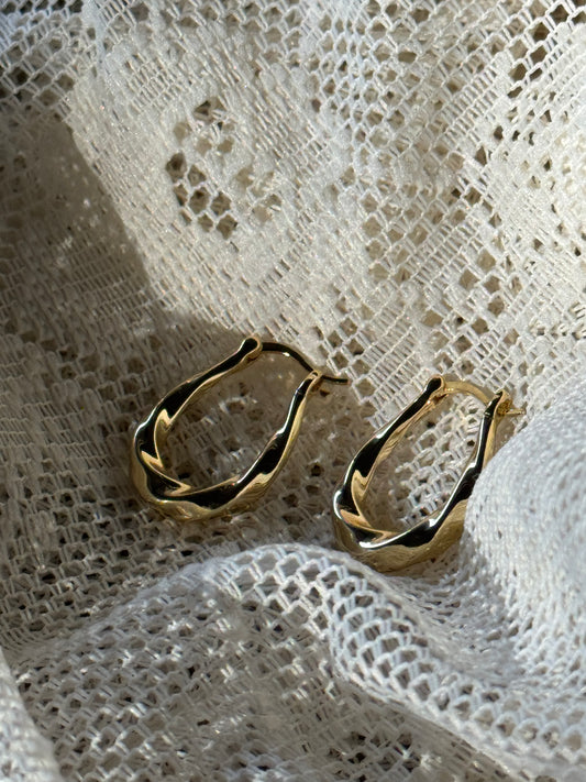Tina Twist Hoop Earring In Plated Gold