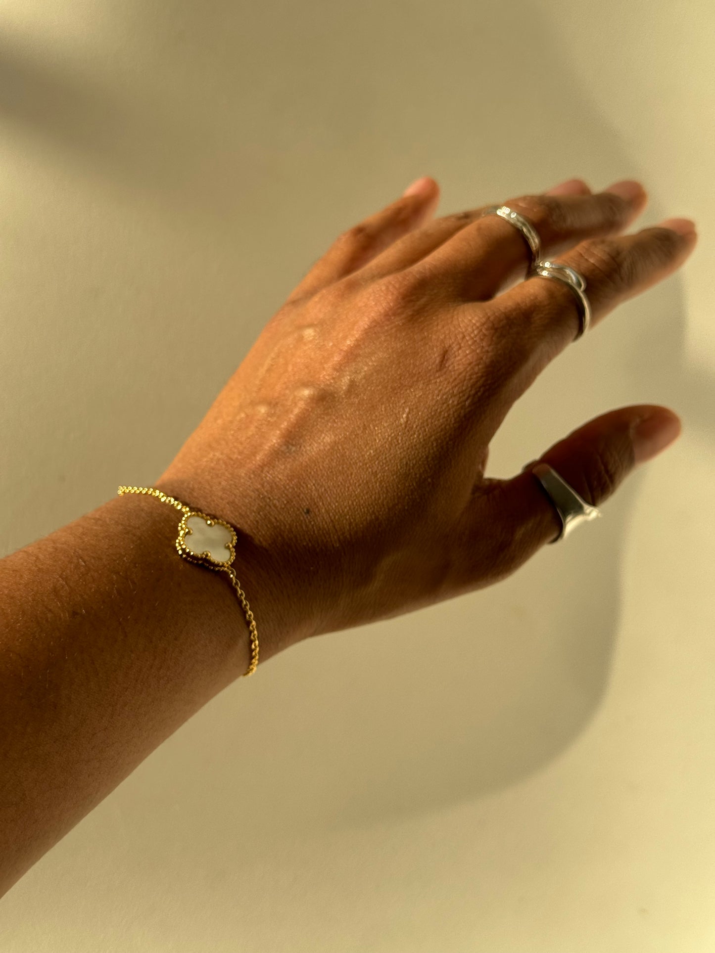 Clover Stainless Steel Marble Bracelet In Gold