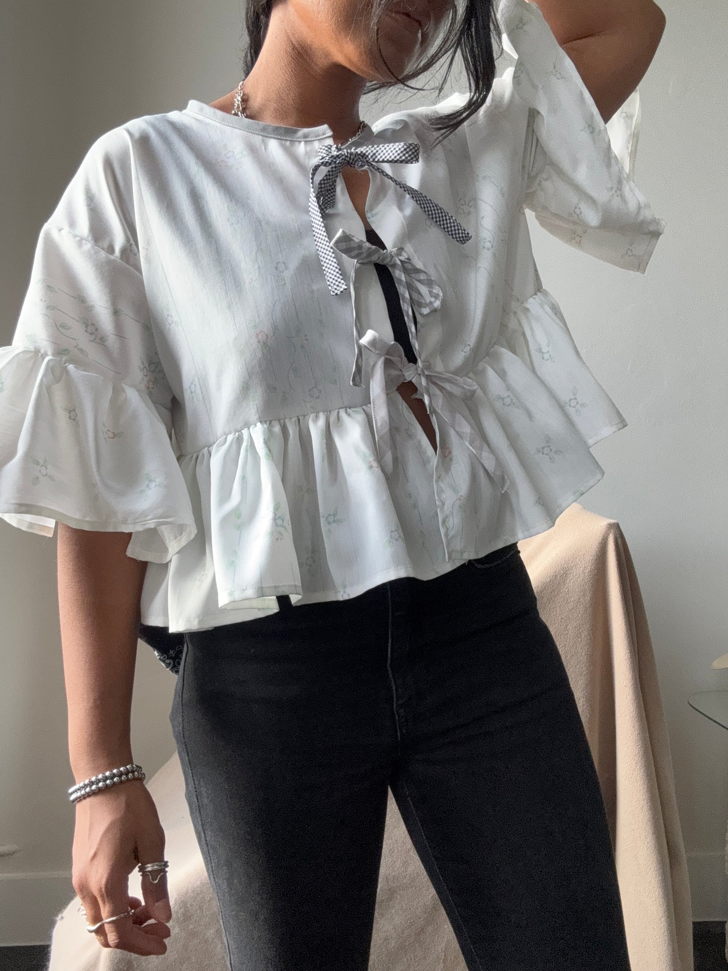 Joycie Vintage Cotton Handcrafted Ruffle Top In Daisies