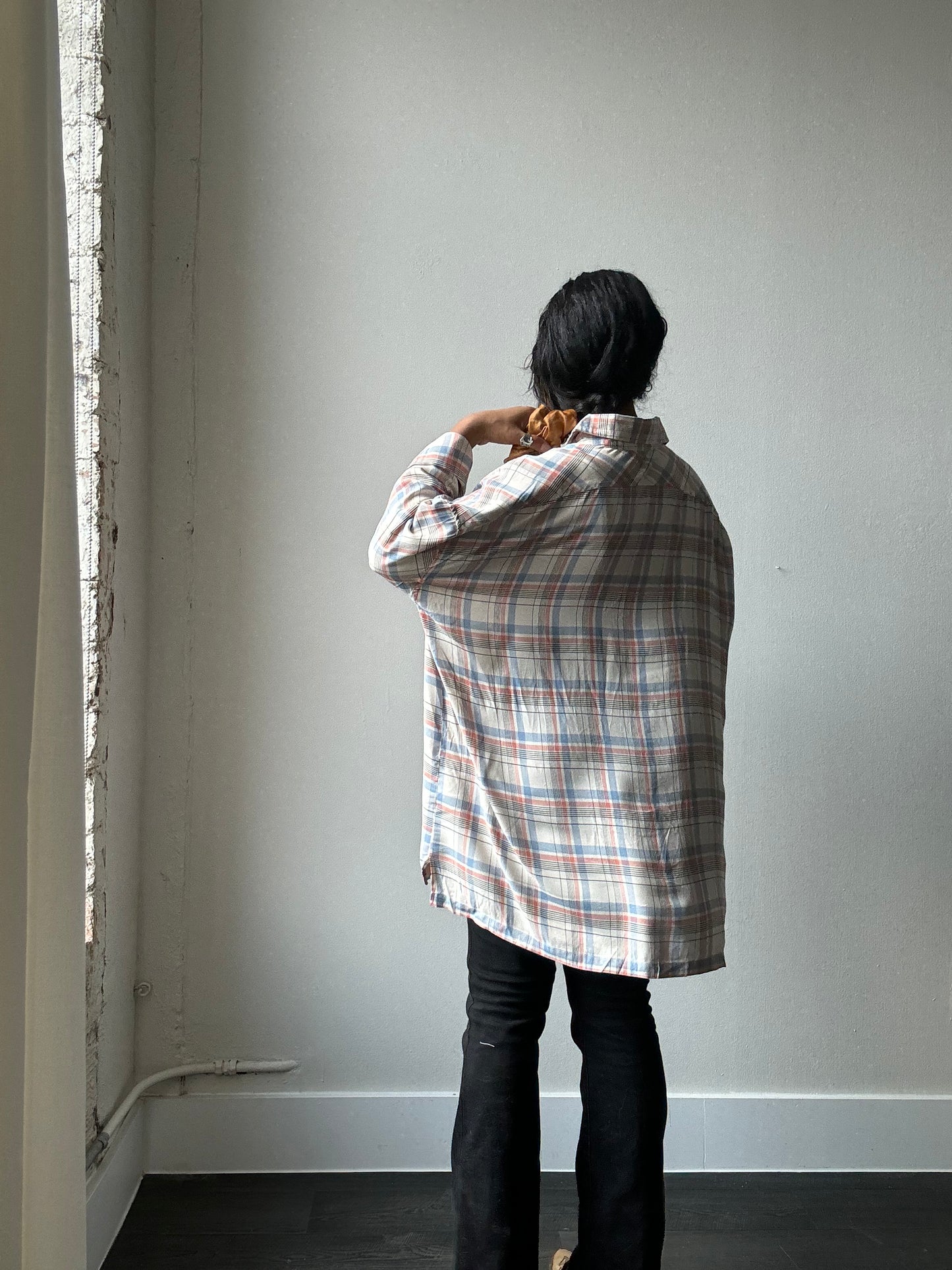 Thomas Classic 70s Style Plaid Oversized Button Down In Blue Red