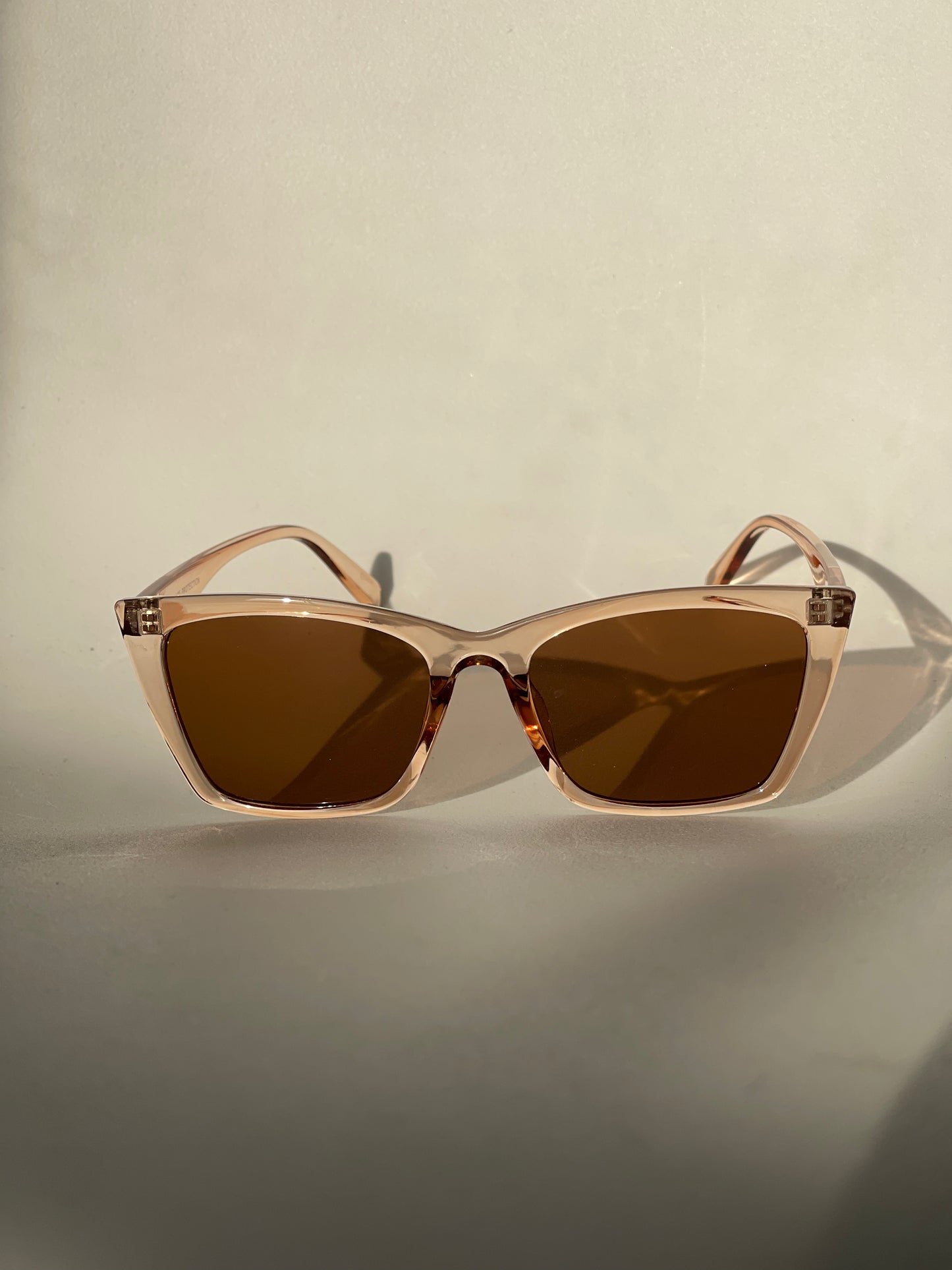 Stacy Edgy Cat Eye Sunglasses In Peach