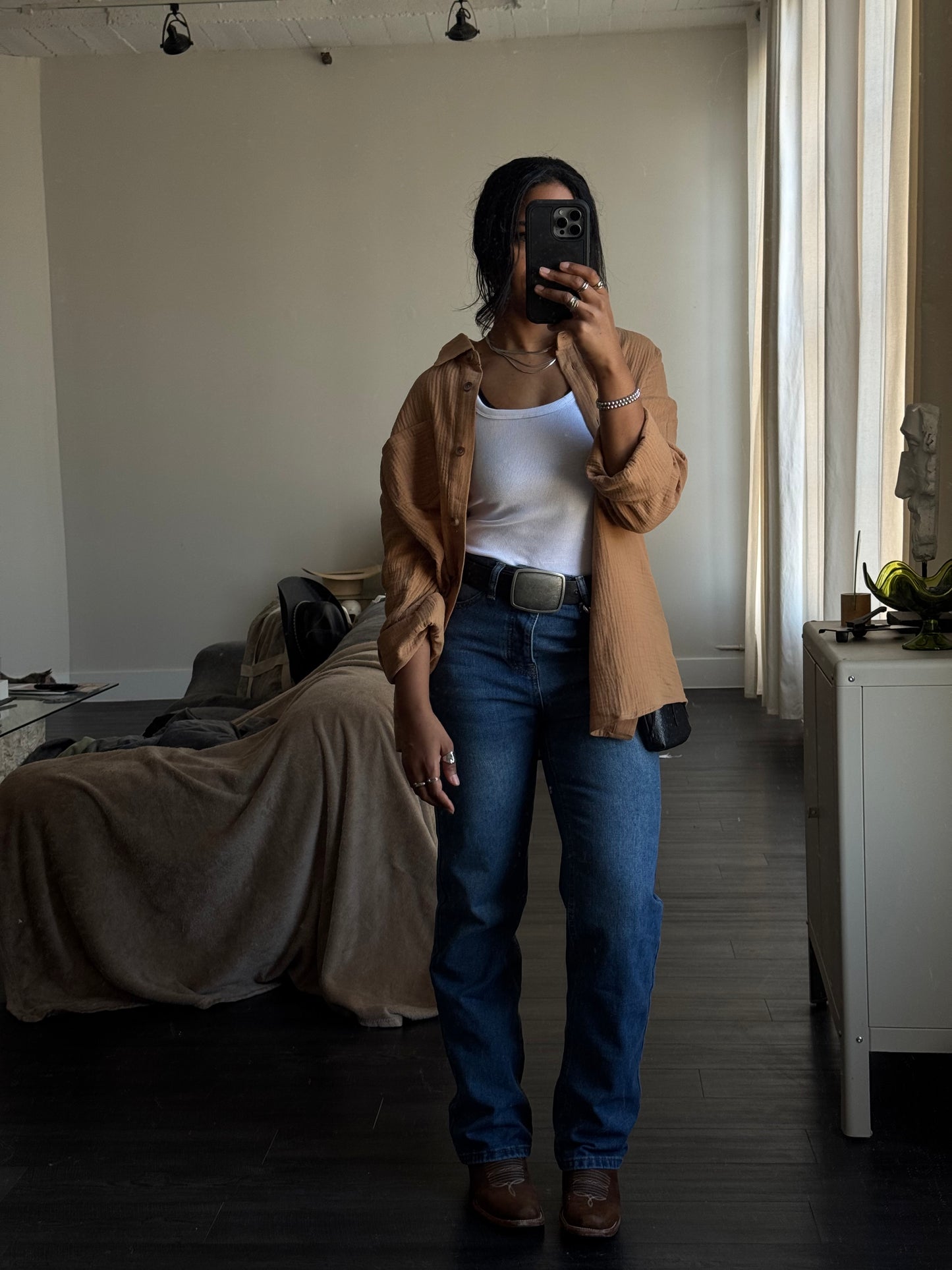 Trish Classic Cotton Boyfriend Button Down In Mocha