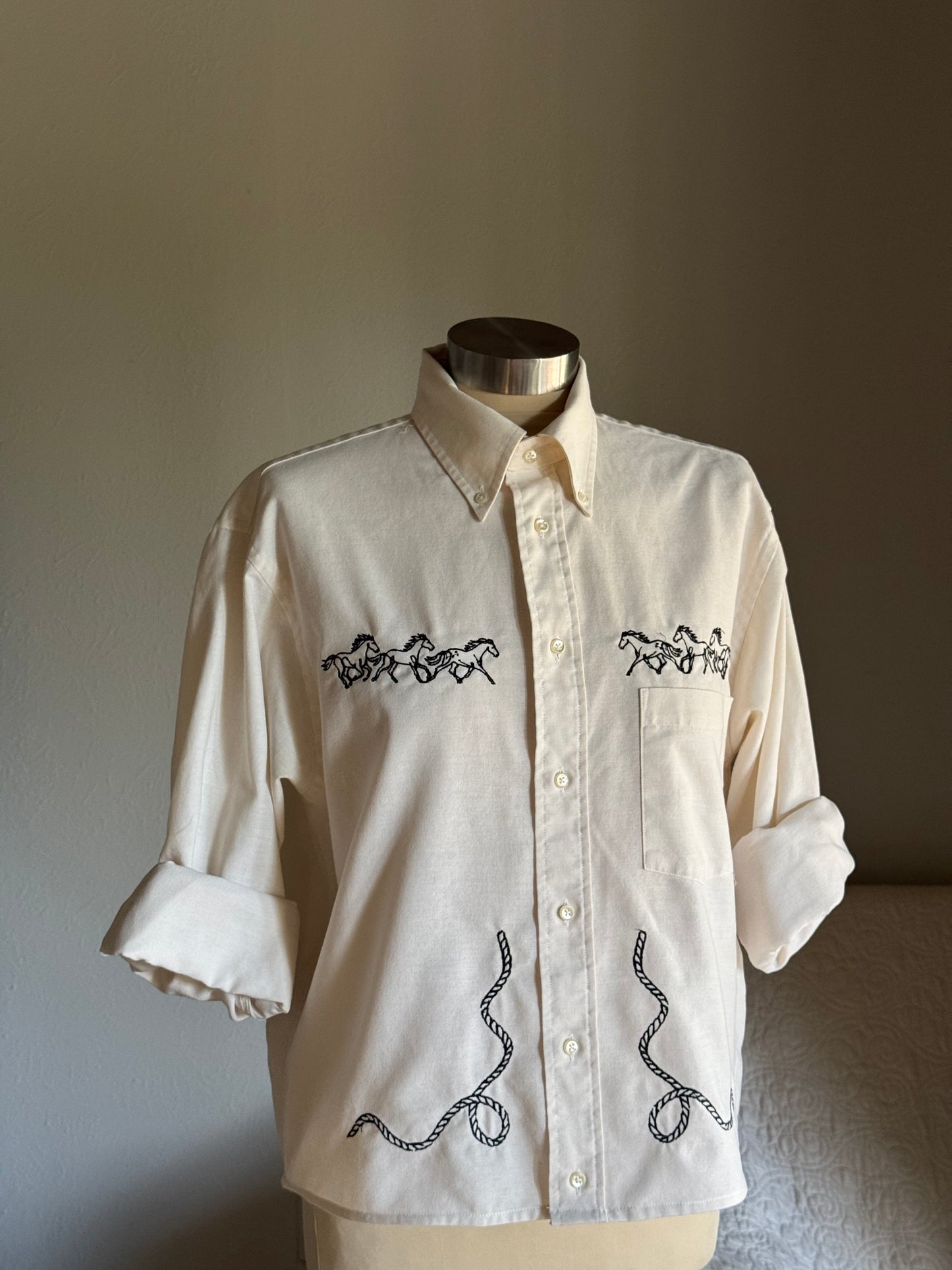 Lawrence Handcrafted Cropped Cotton Button Down Long Sleeve In Vanilla