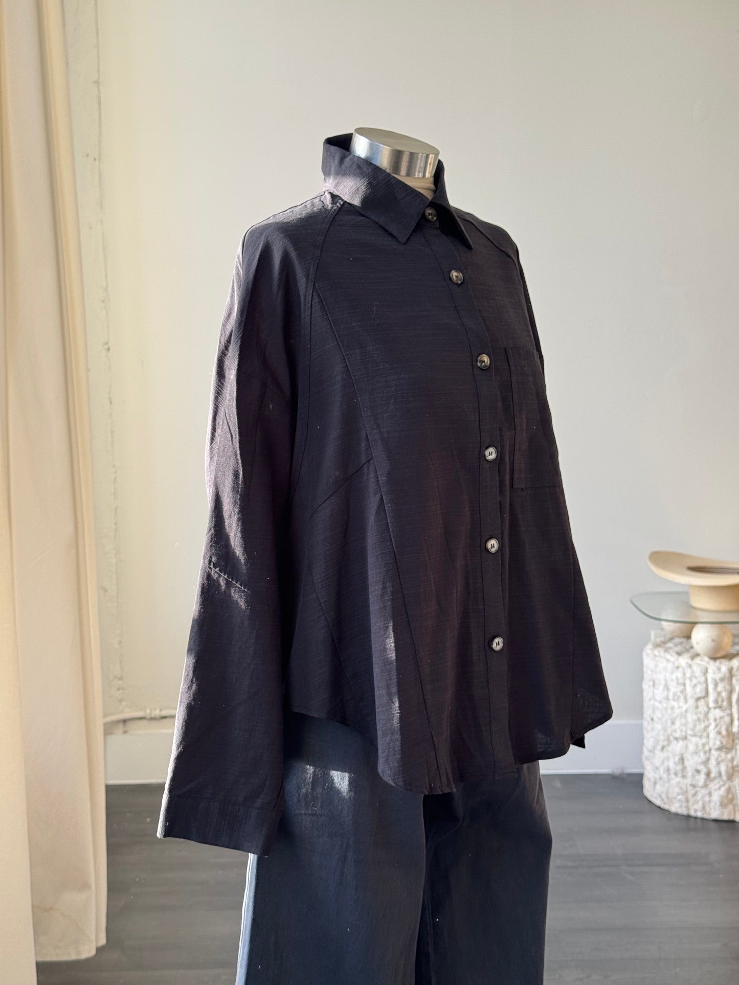 Stephen Cotton Open Back Button Down In Black