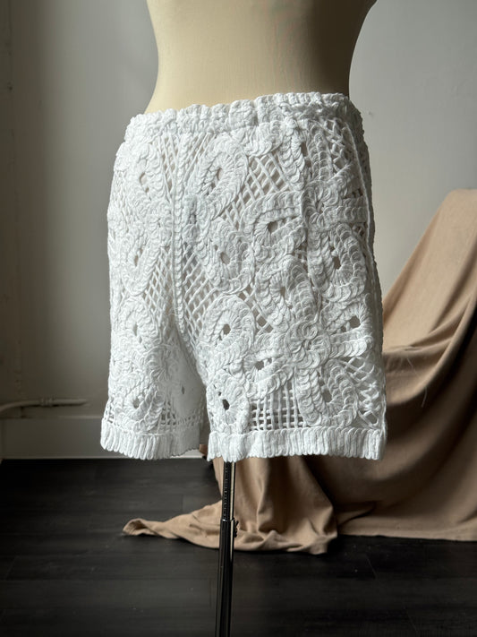 Keeley Cotton Crochet Embroidered Appliqué Shorts In White