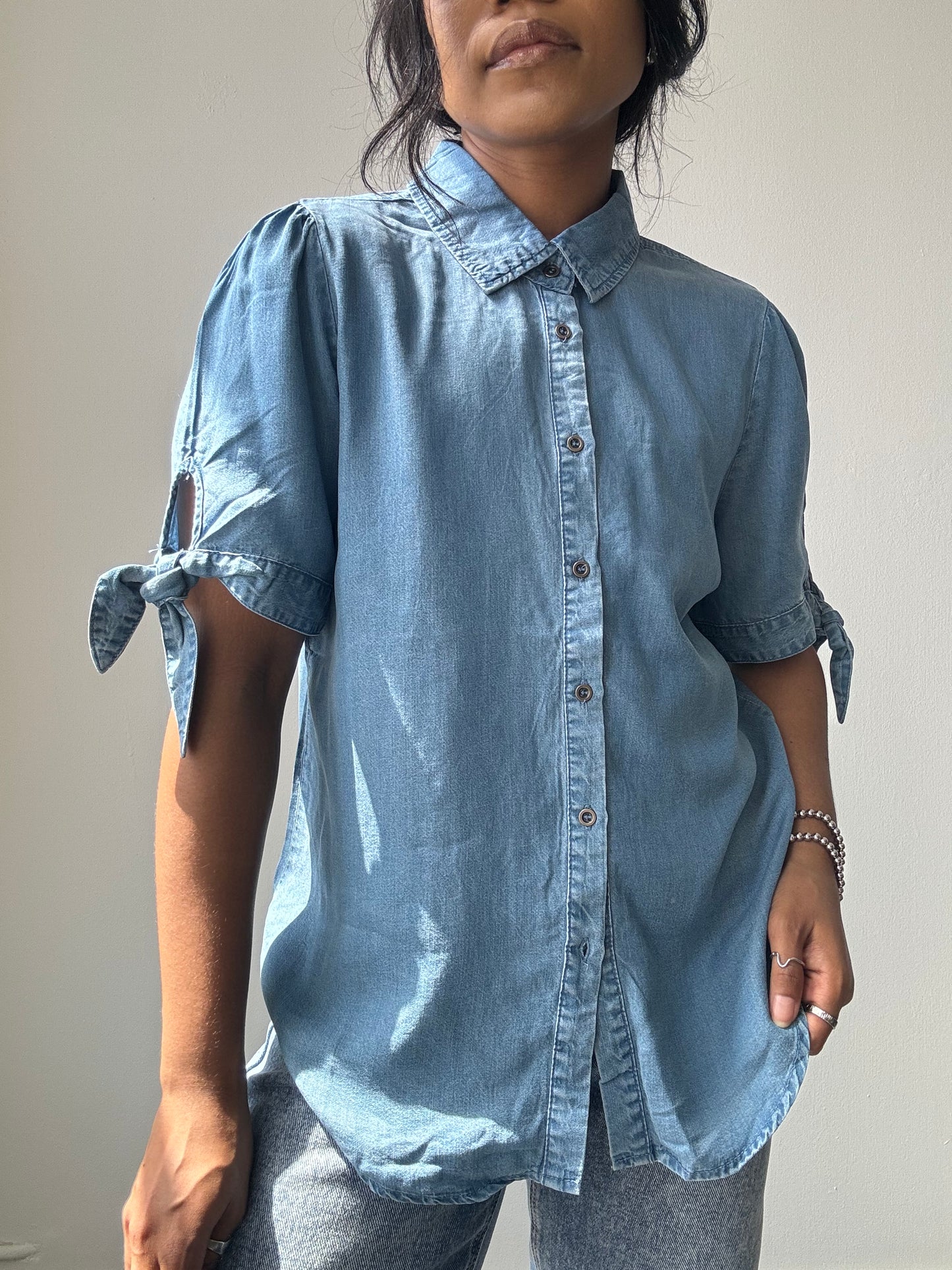 Carolyn Tie Sleeve Button Down Denim Shirt In Med Wash