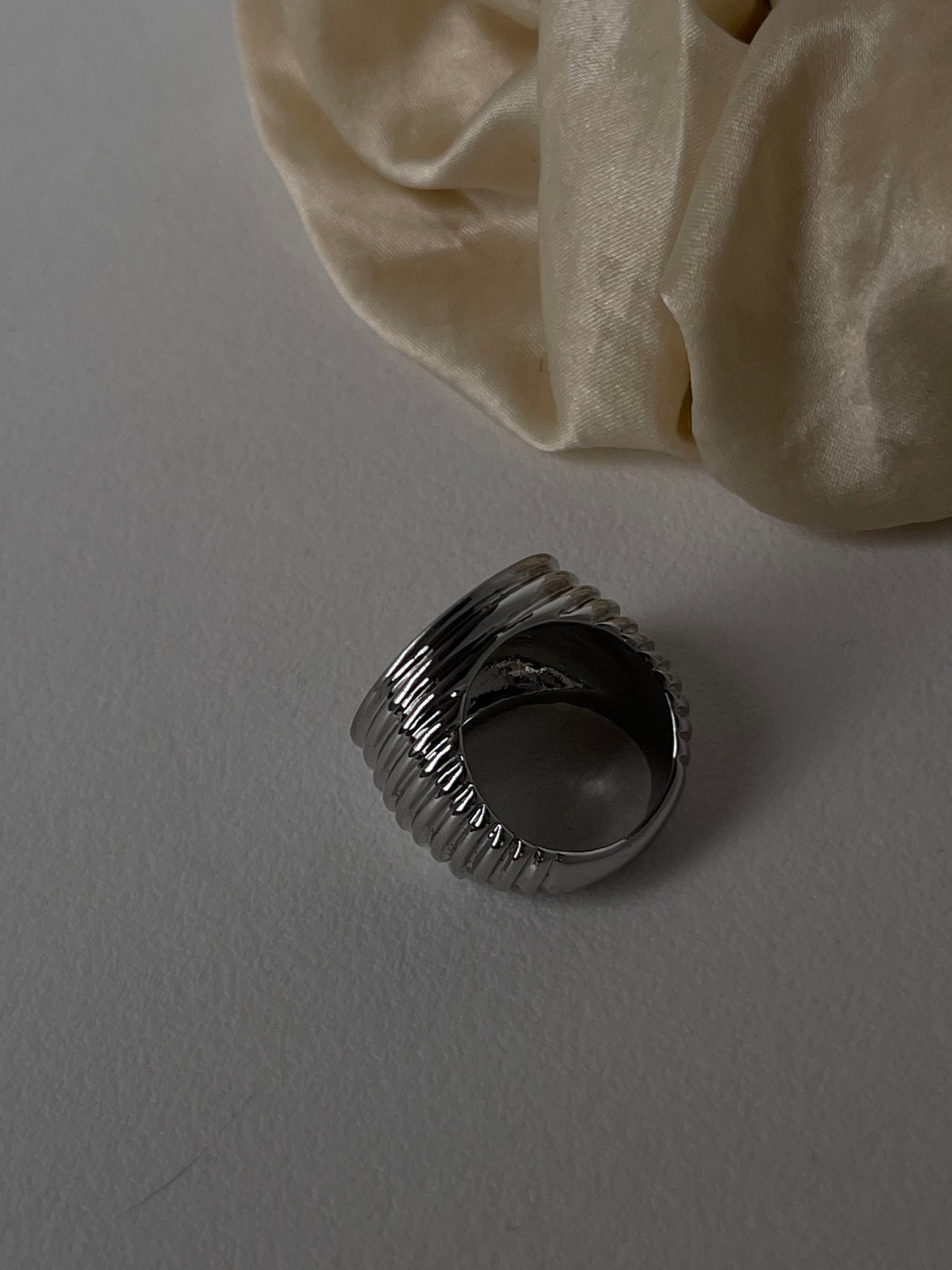 Lucius Classic Class Ring In Gun Silver
