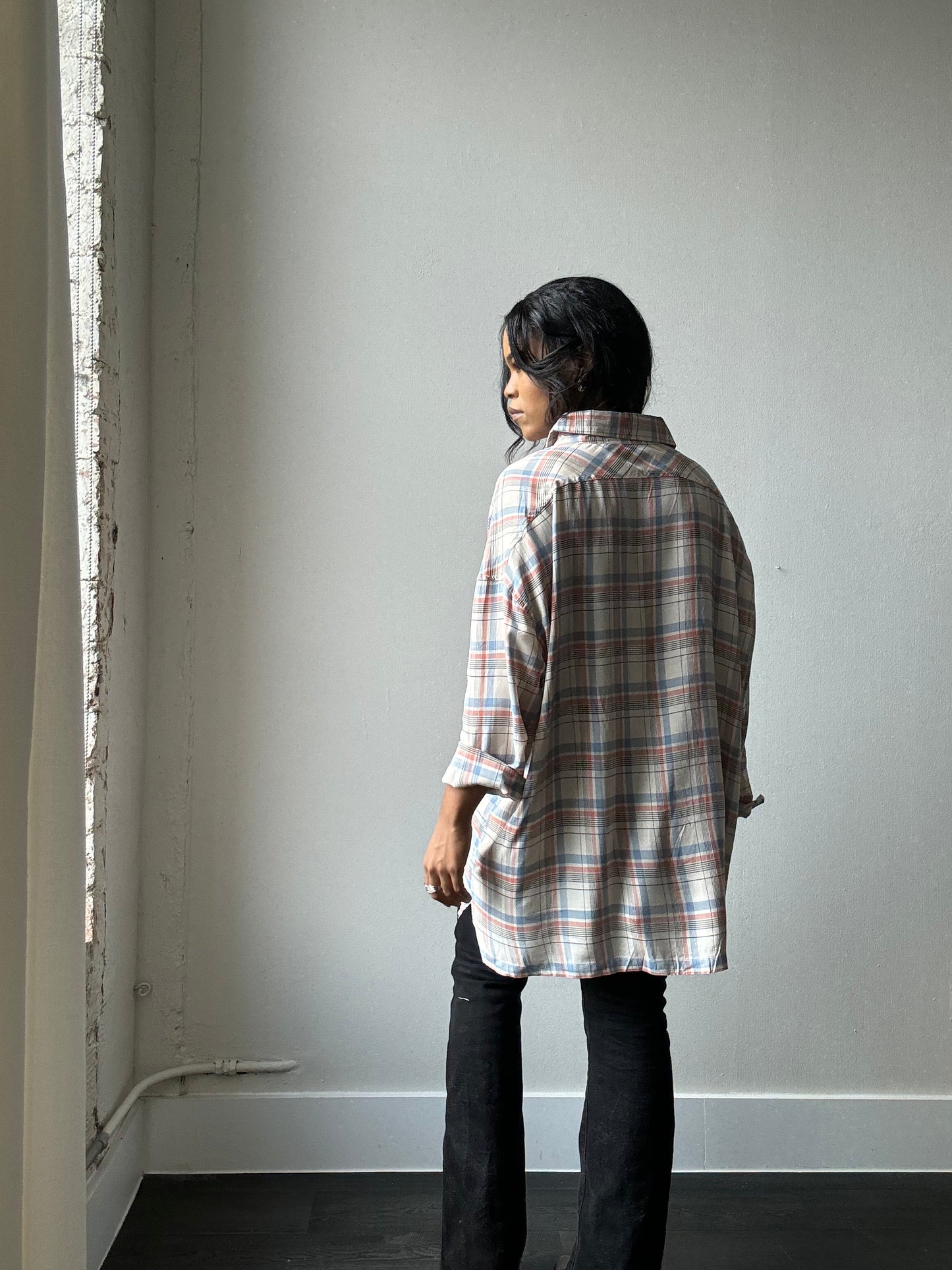 Thomas Classic 70s Style Plaid Oversized Button Down In Blue Red