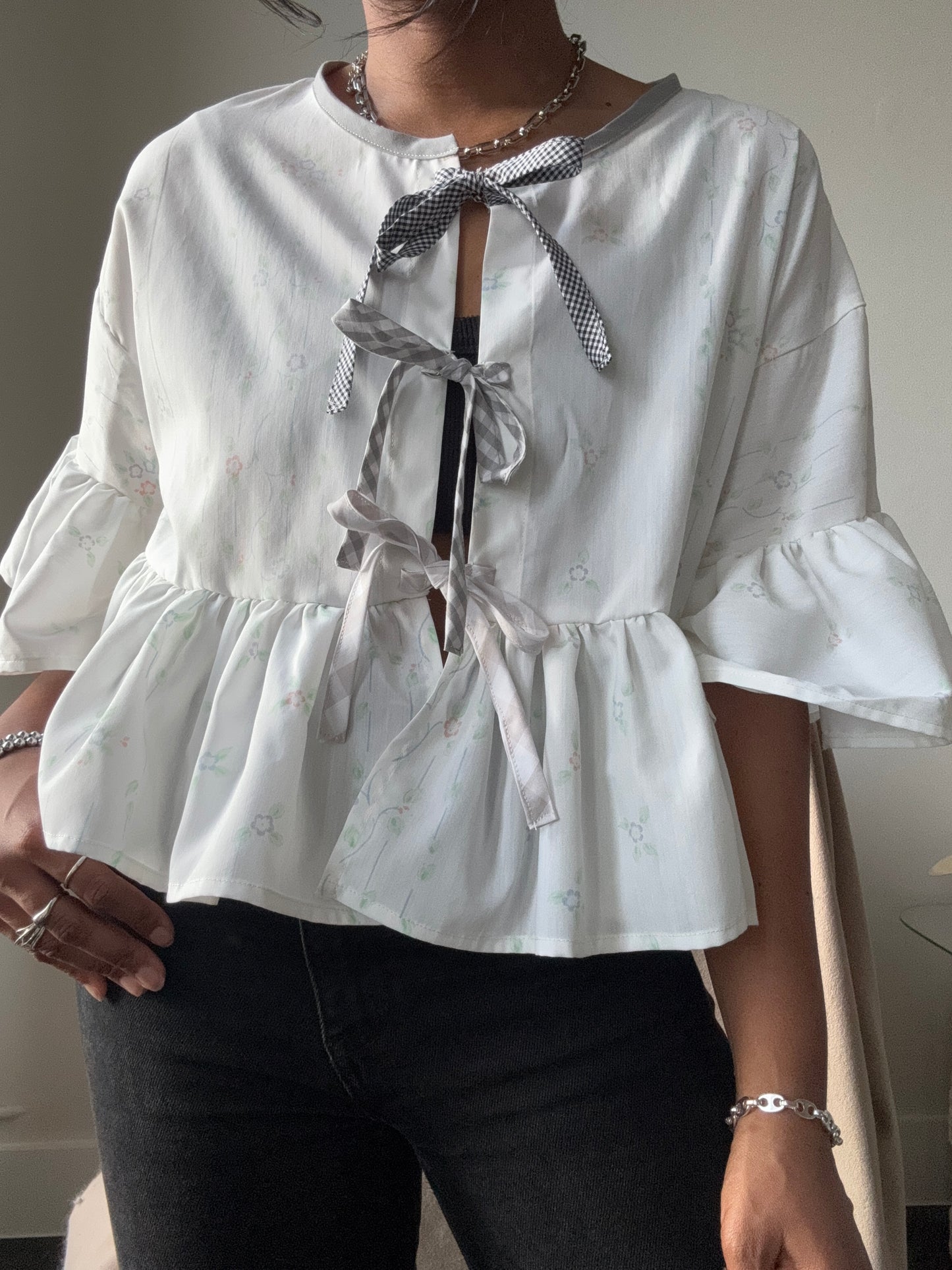 Joycie Vintage Cotton Handcrafted Ruffle Top In Daisies