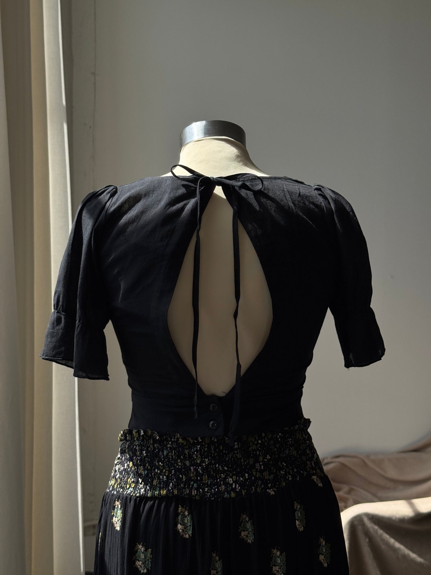 Delilah Cotton Open Back Square Neck Crop Top In Black