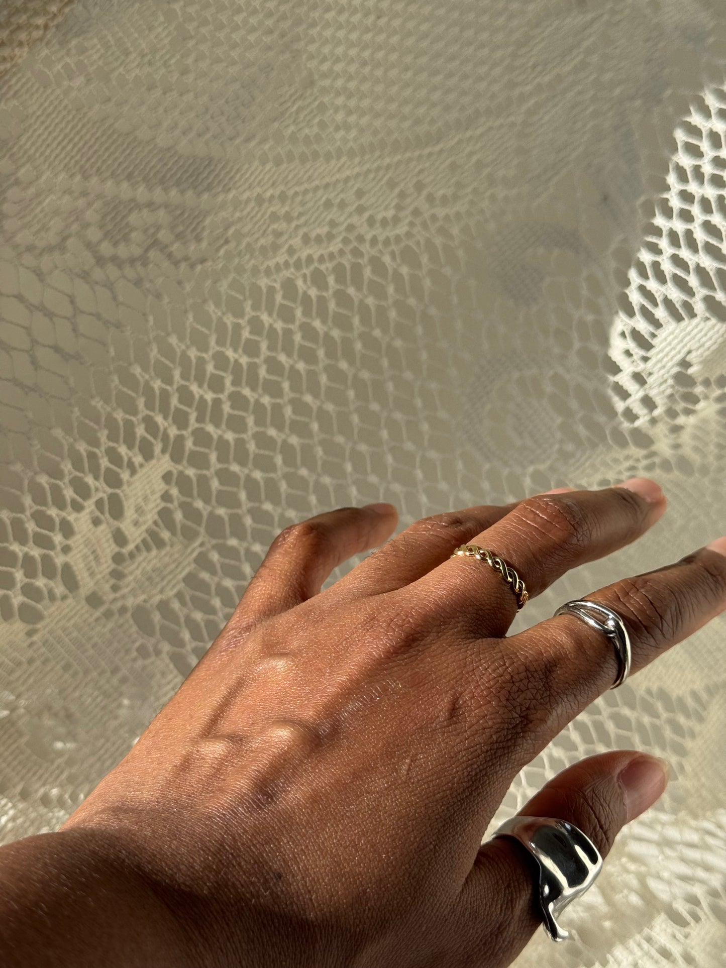 Kayla Classic Flat Twist Band Ring In Gold