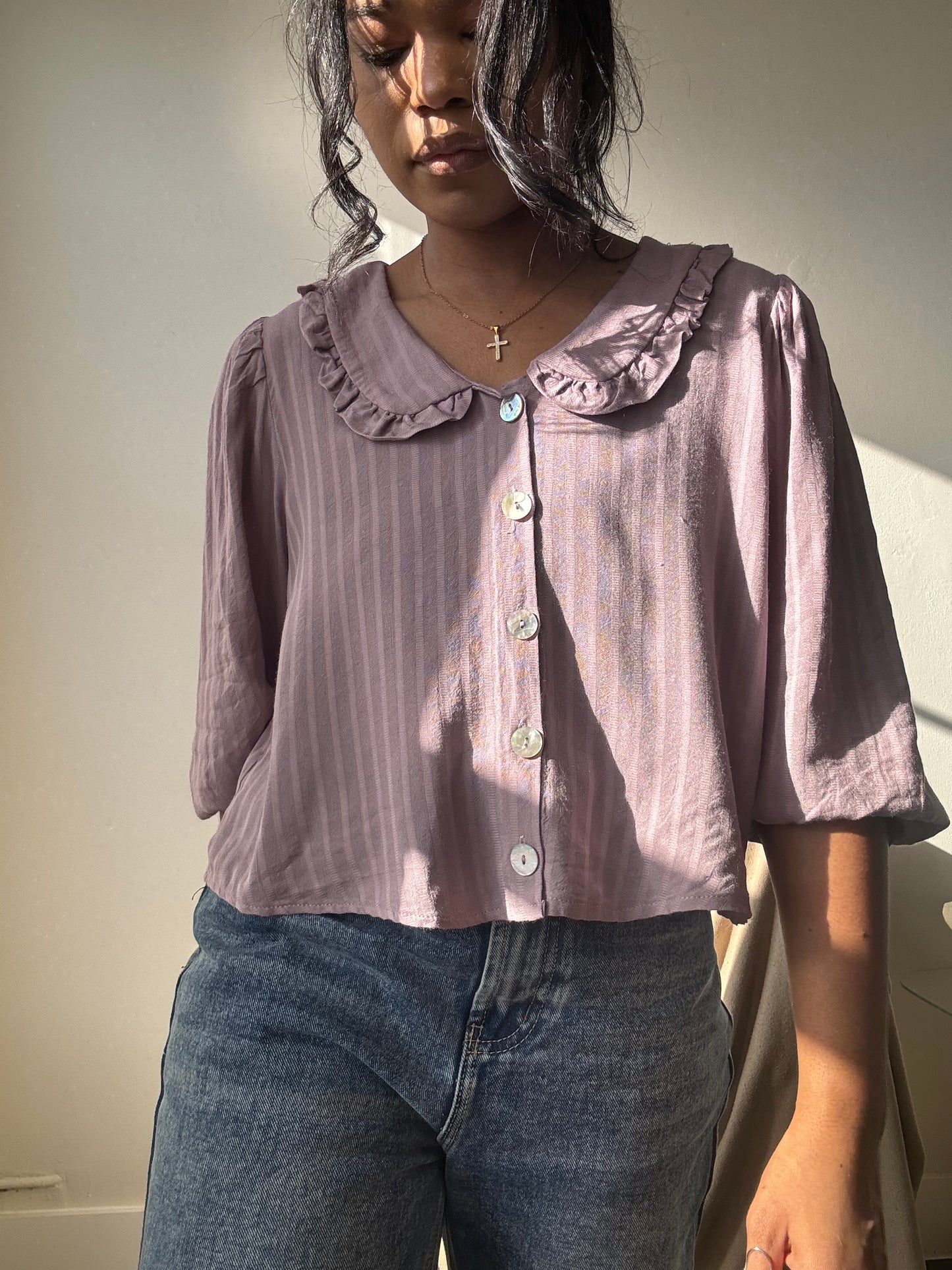 Sandra Vintage Style Balloon Sleeve Button Front Crop Top In Plum