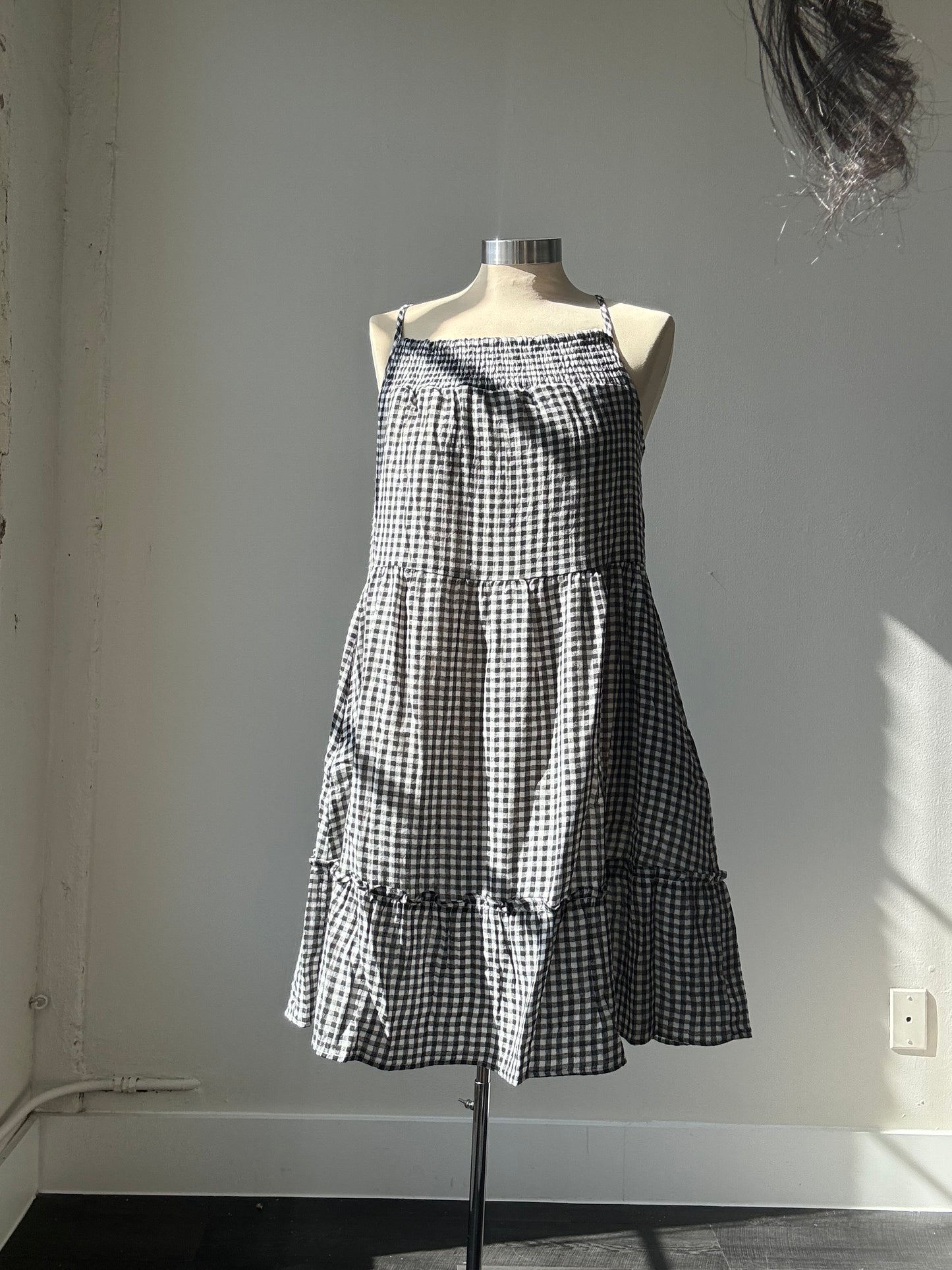 Bennett Cotton Gingham Tiered W/ Pockets In Black