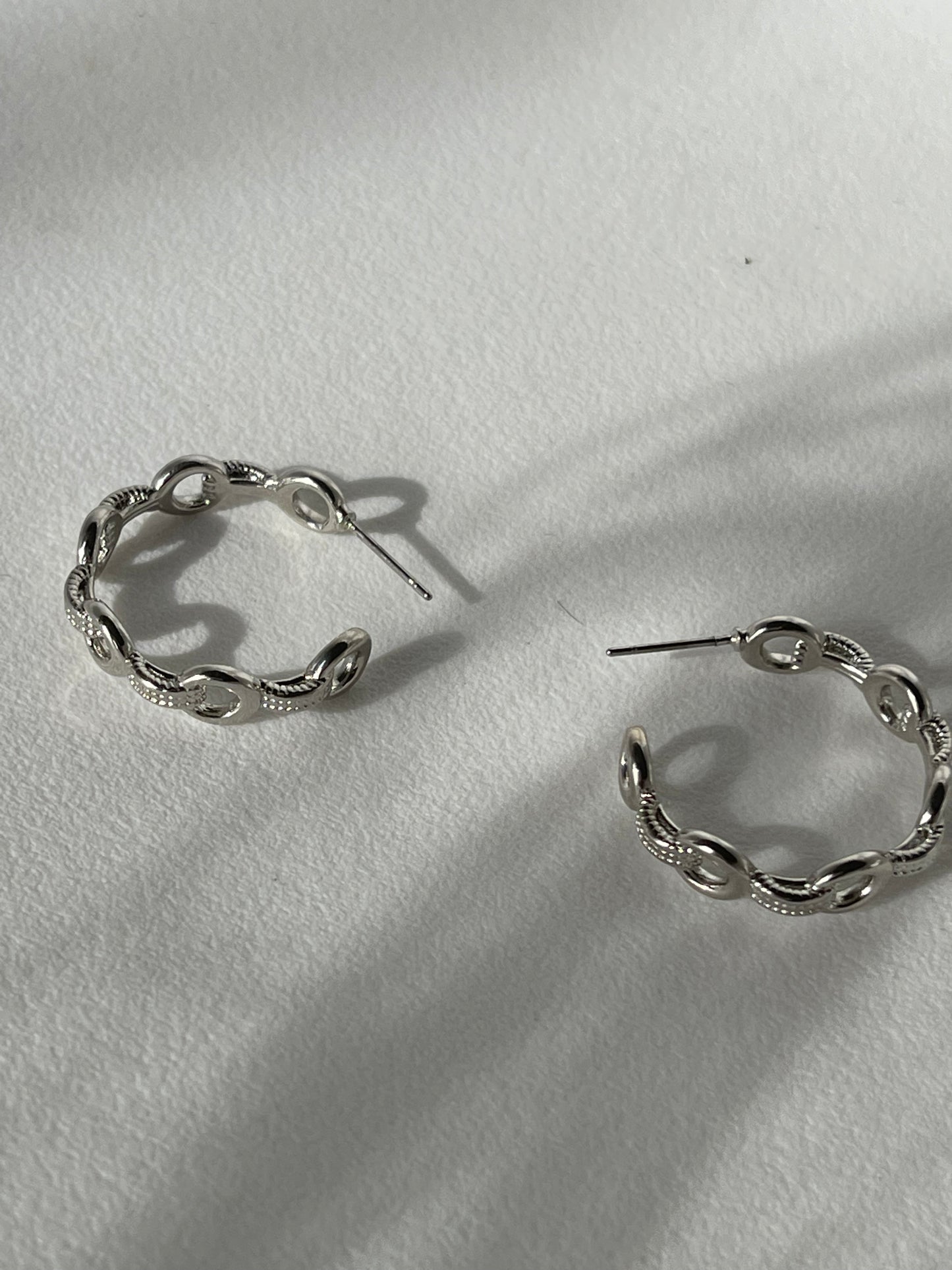 Kayla Classic Link Hoop Earring In Silver