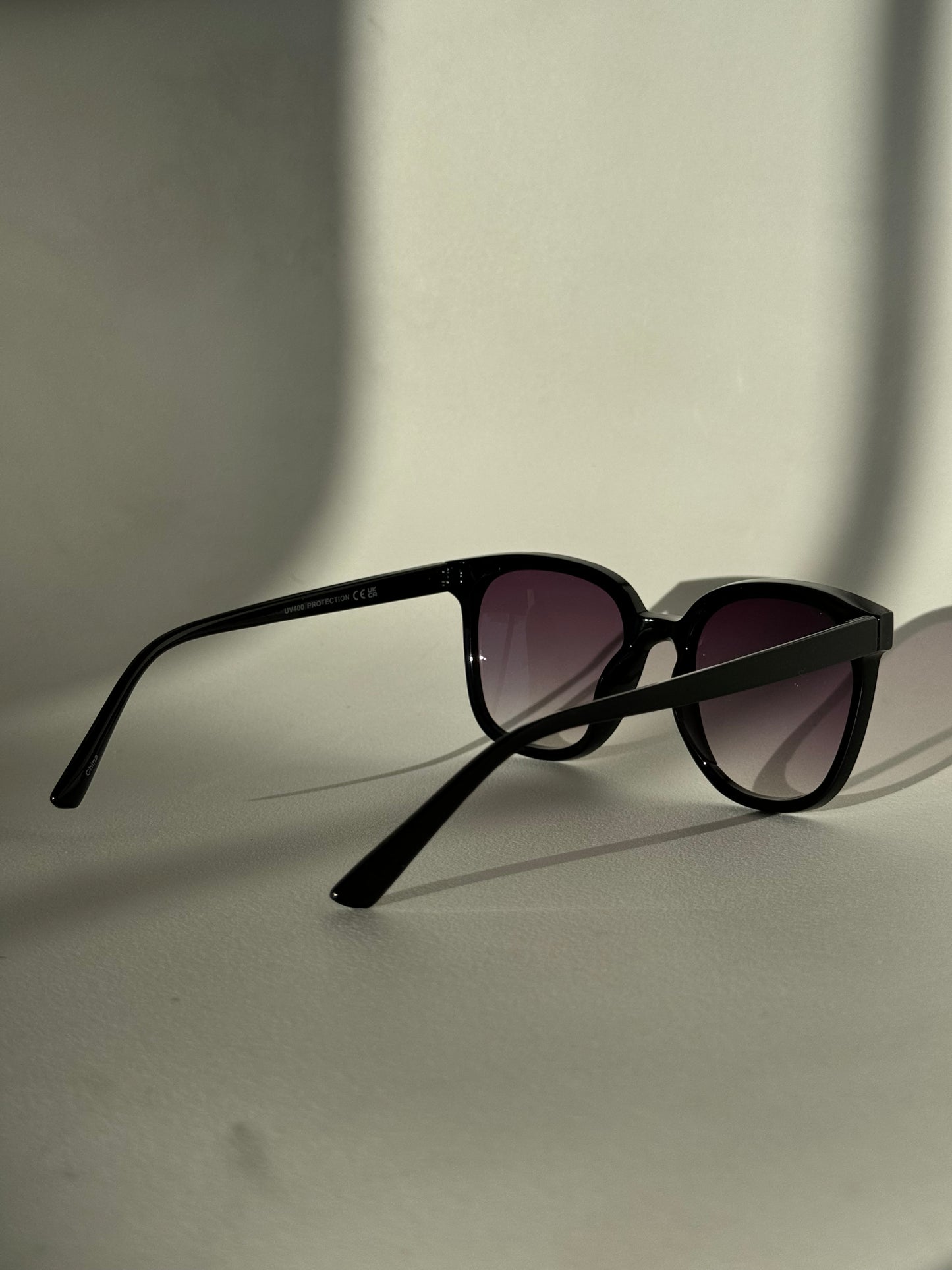 Dave Tri Stud Classic sunglasses In Hombre Black
