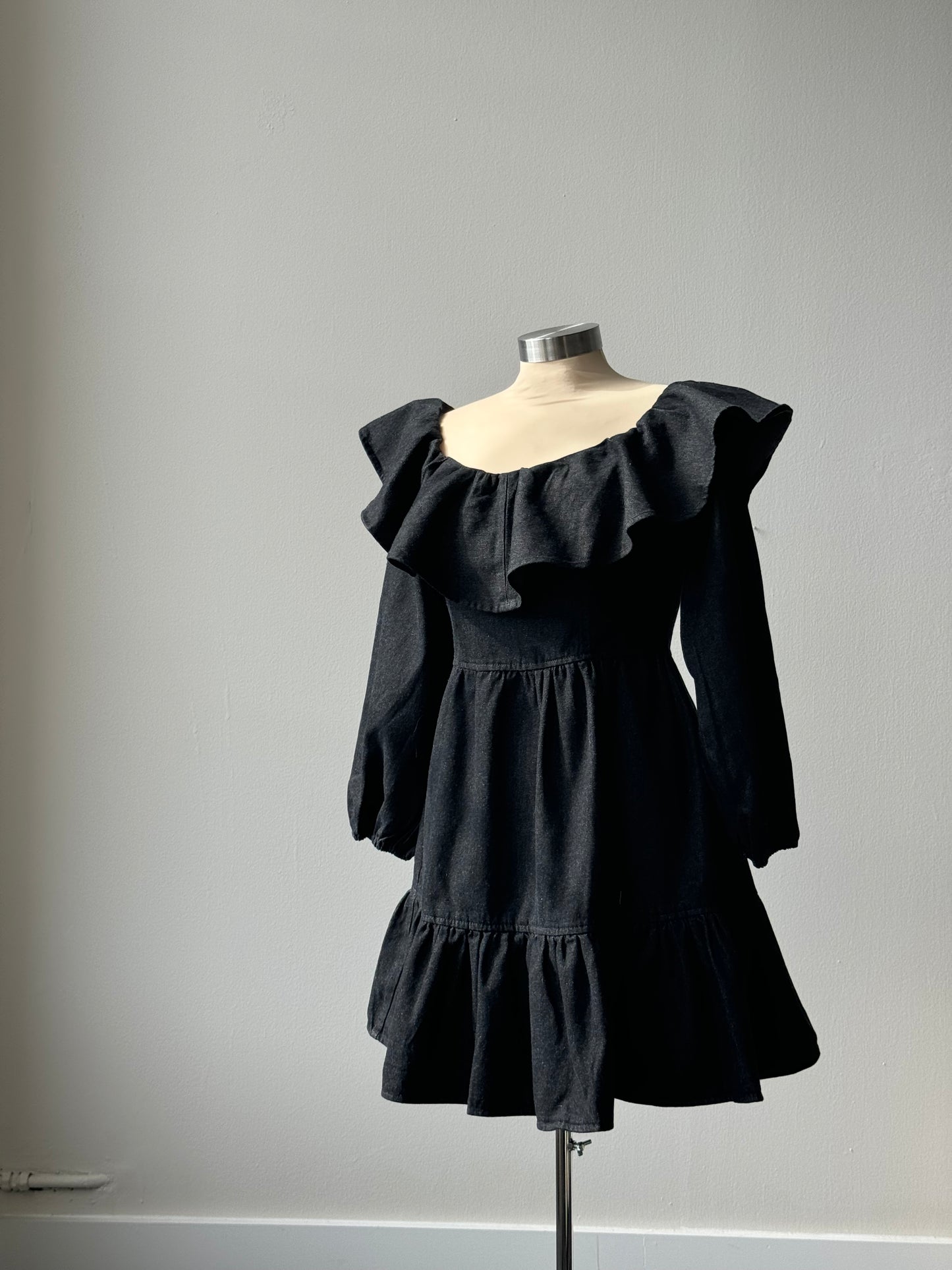 Carmen Cotton On Or Off Shoulder Classic Denim Dress In Vintage Black