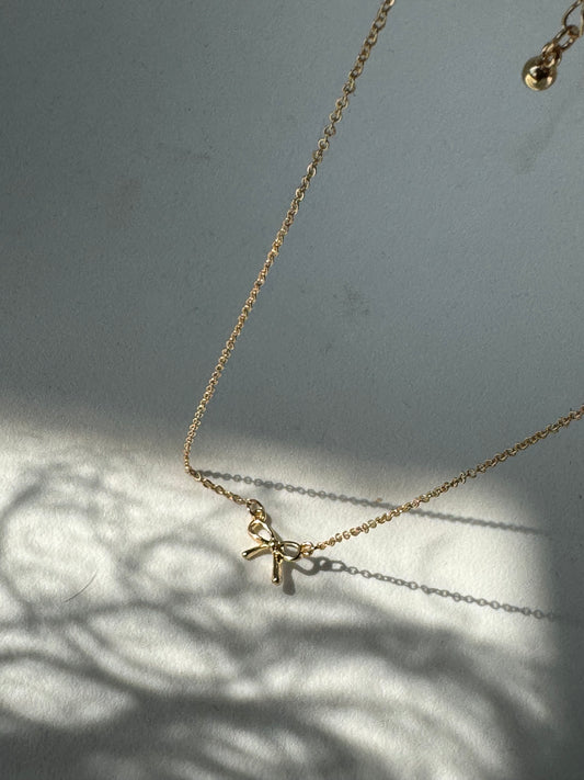 Bonnie’s Bow Mini Necklace In Gold