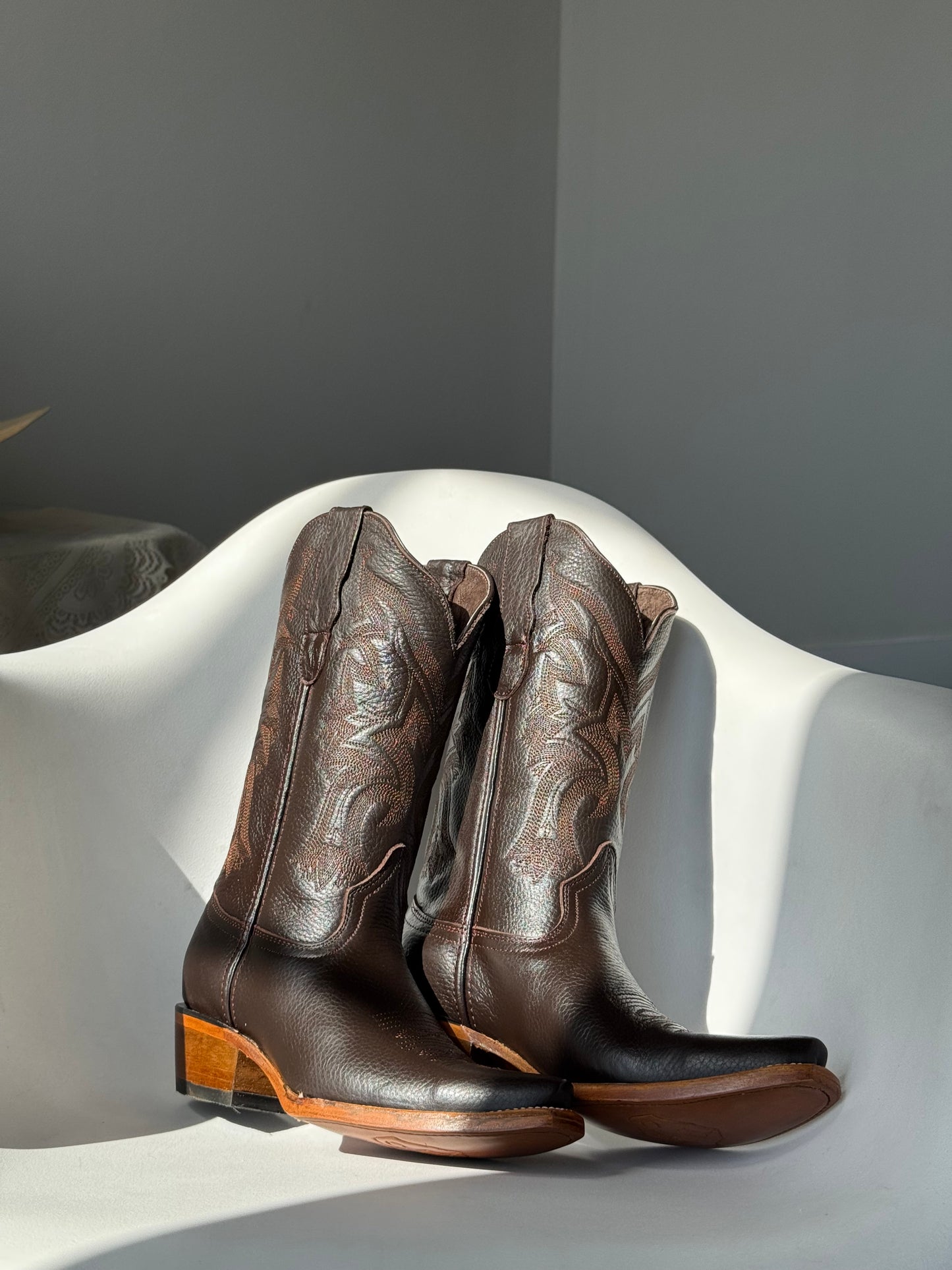 Abby Classic Genuine Leather Boot In Cafe