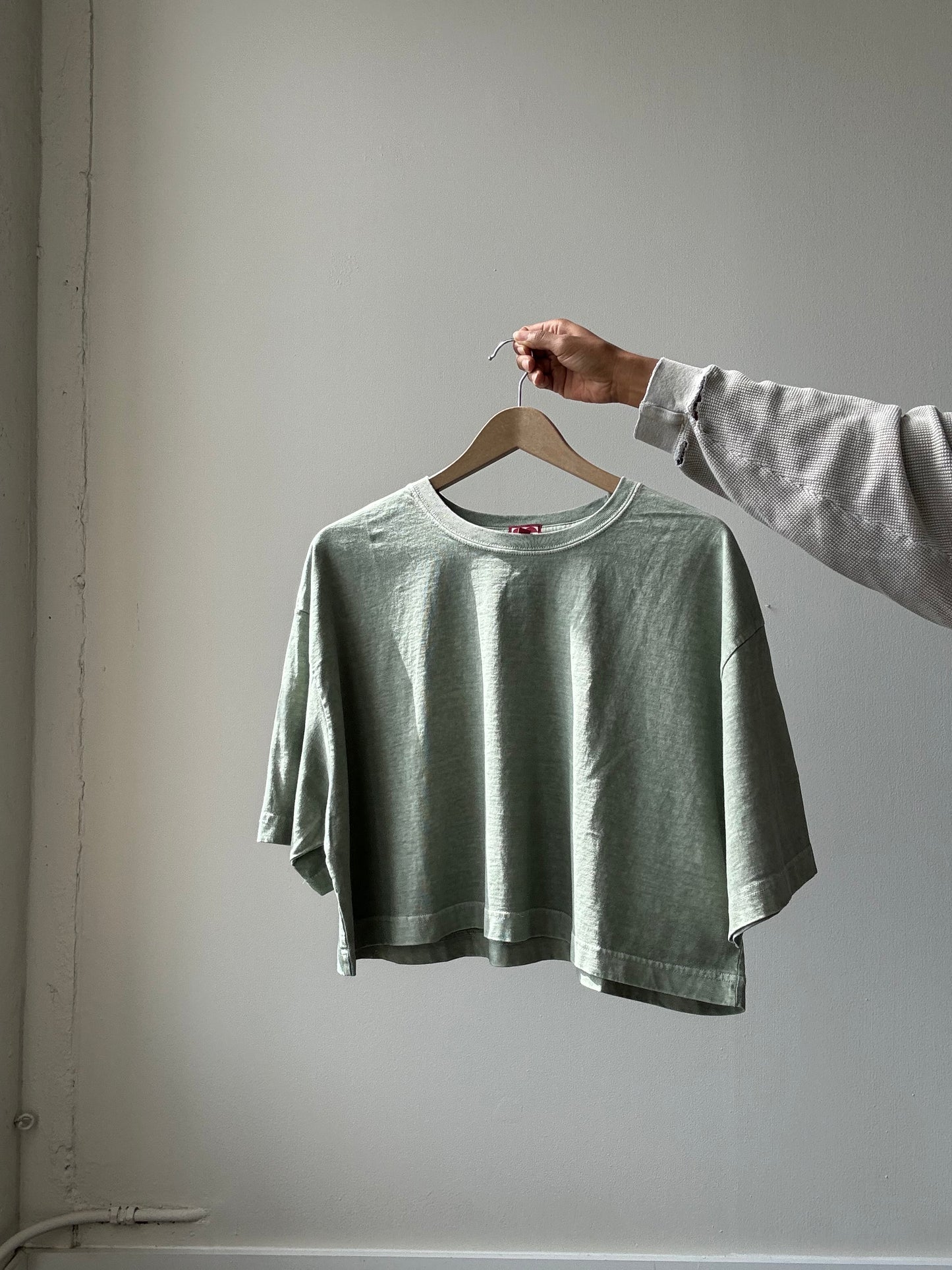 Billy Organic Cotton Cropped T Shirt In Sage