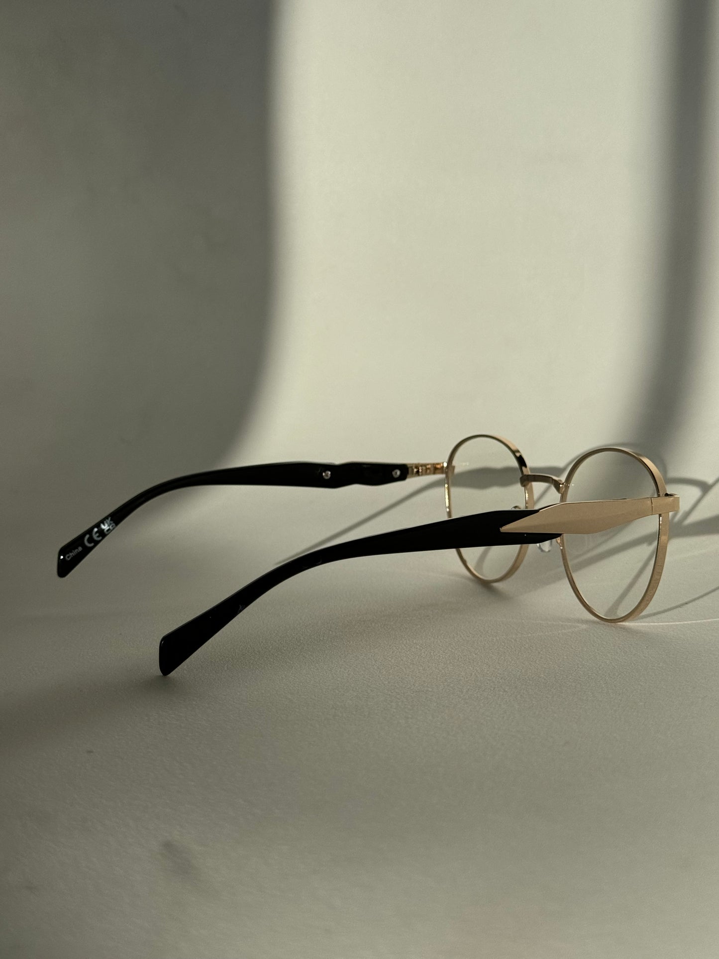 Davon Classic 80s Style Sunglasses In Clear