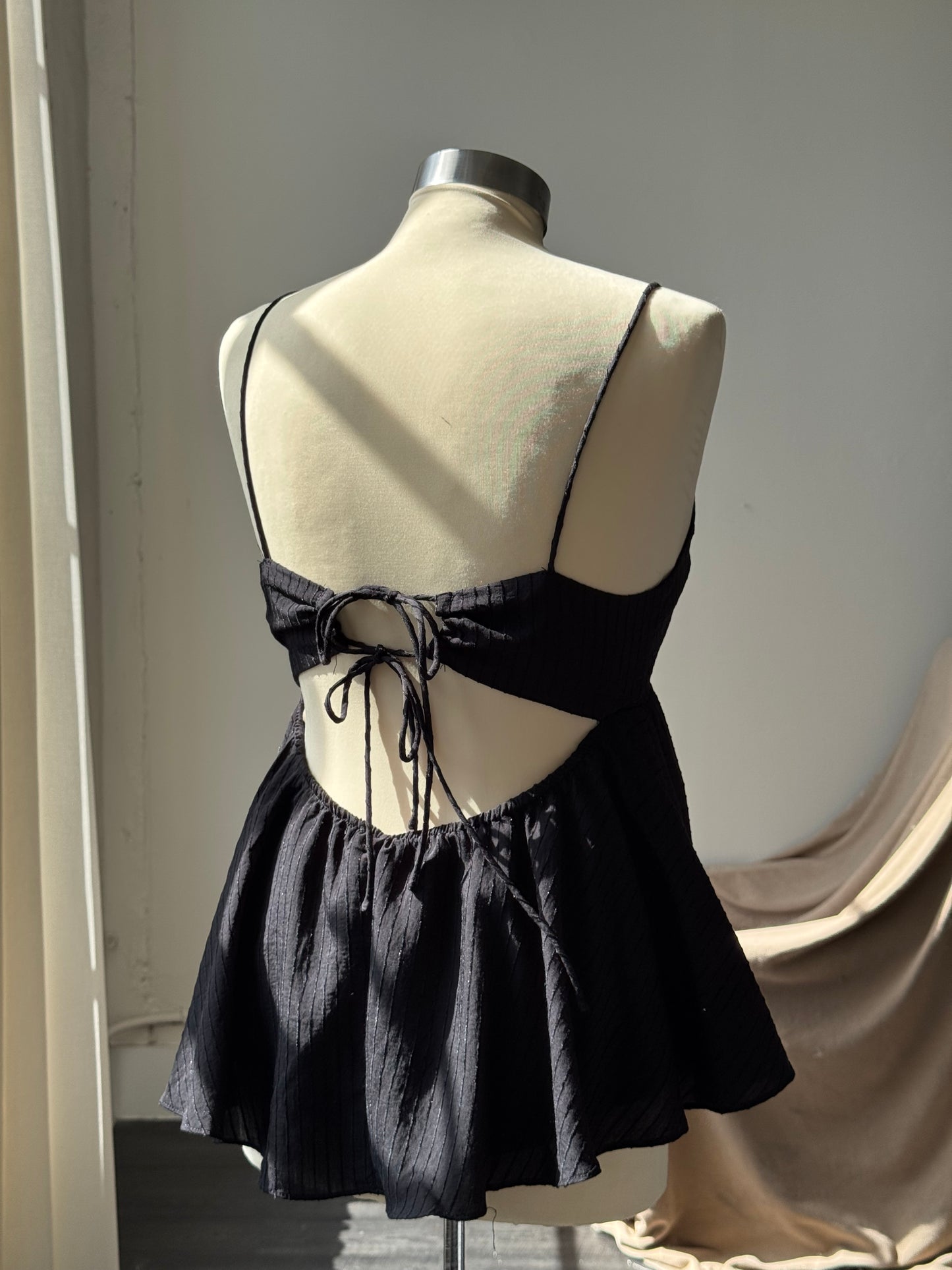 Mabel Open Back Doll Top In Black