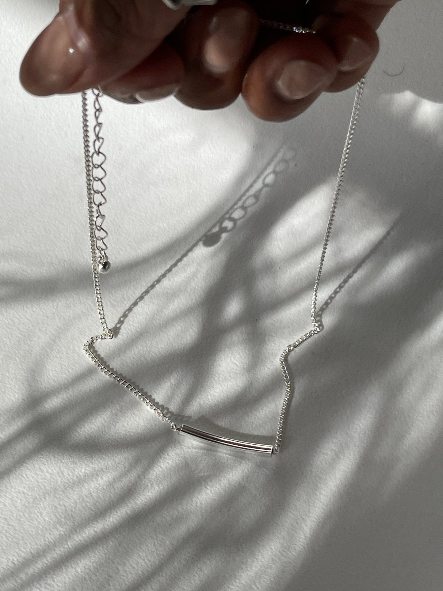 Kim Curved Bar Mini Necklace In Silver