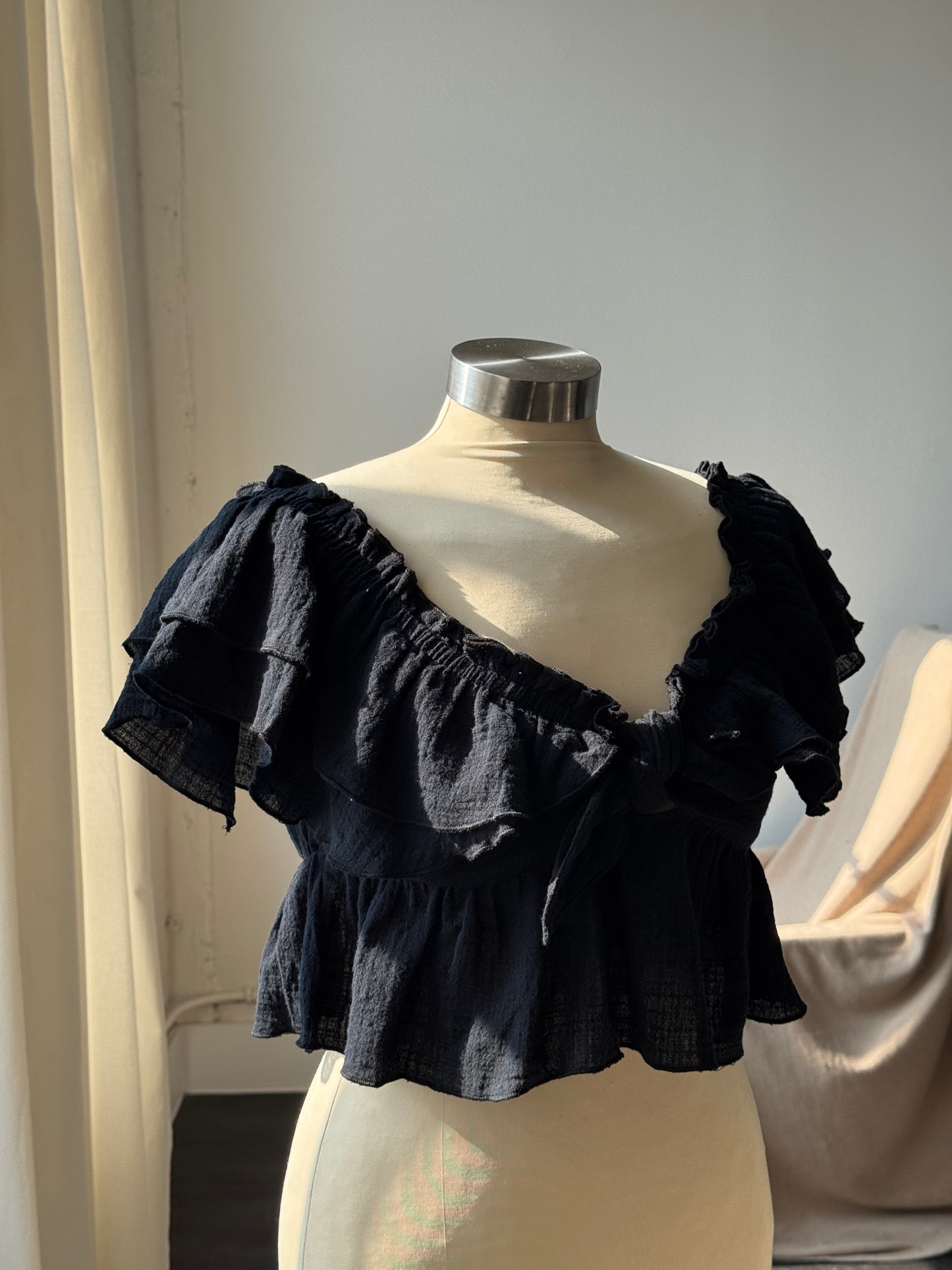 Helena Cotton Ruffle Cropped Top In Black