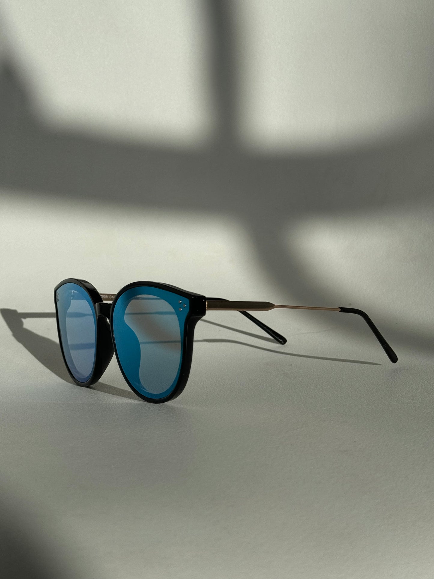 Priscilla Tri Sunglasses In Sky