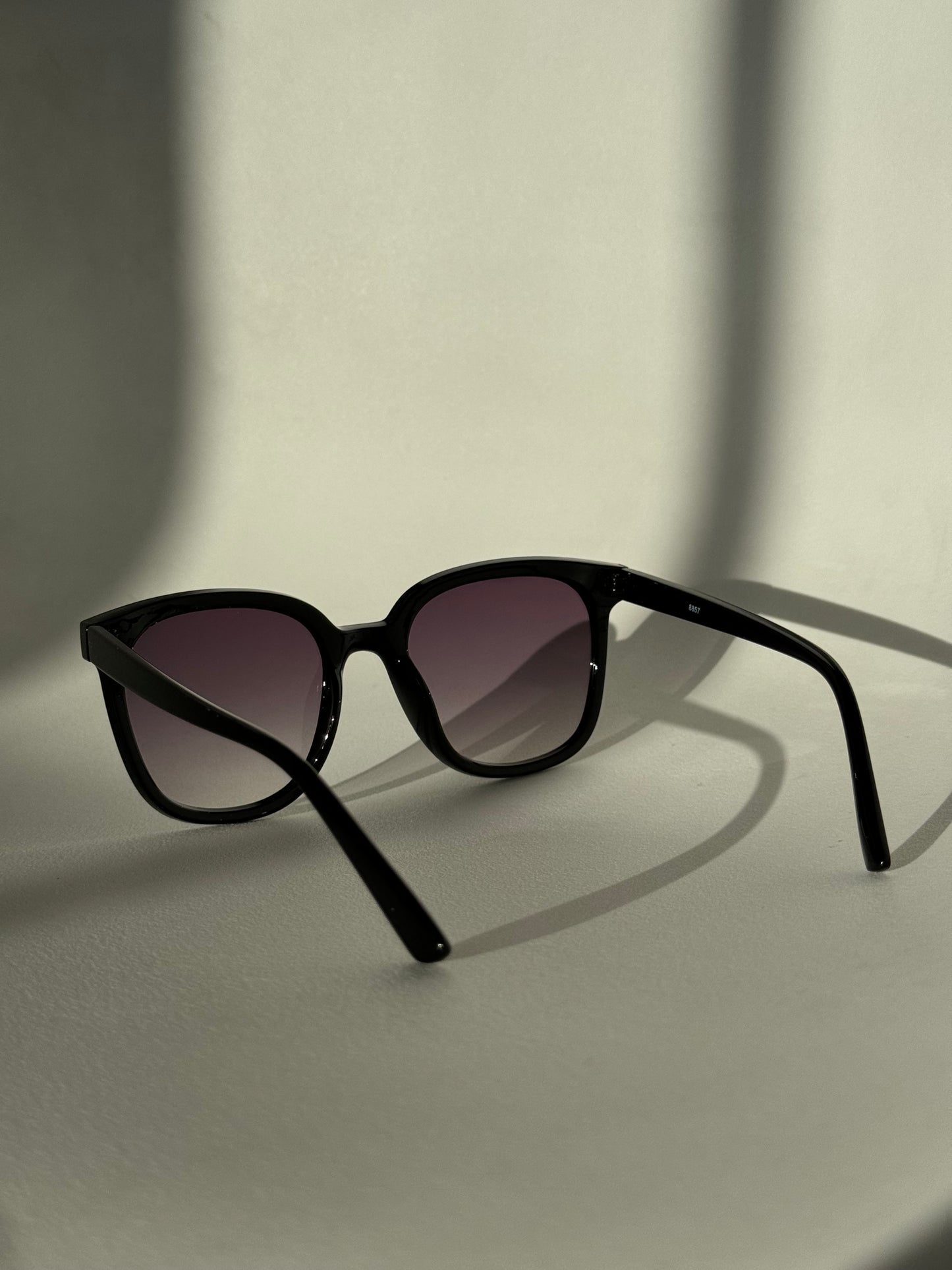 Dave Tri Stud Classic sunglasses In Hombre Black