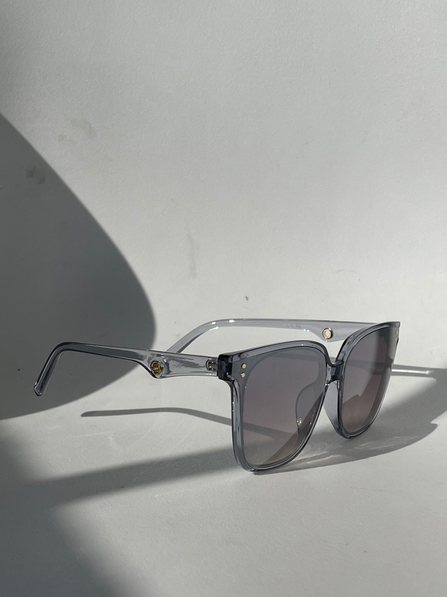 Susan Double Stud 70s Style Sunglasses In Blue Ice