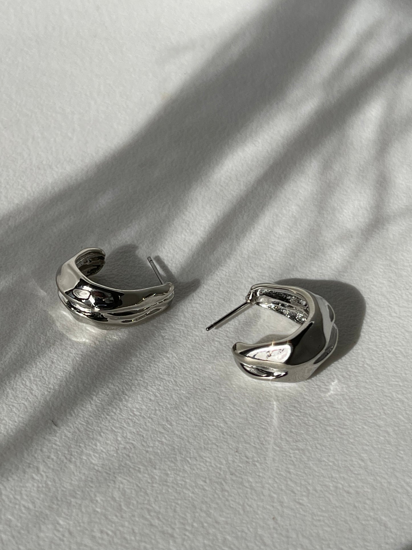 Coral Organic Classic Chunky Artisan Hoop Earring In Silver