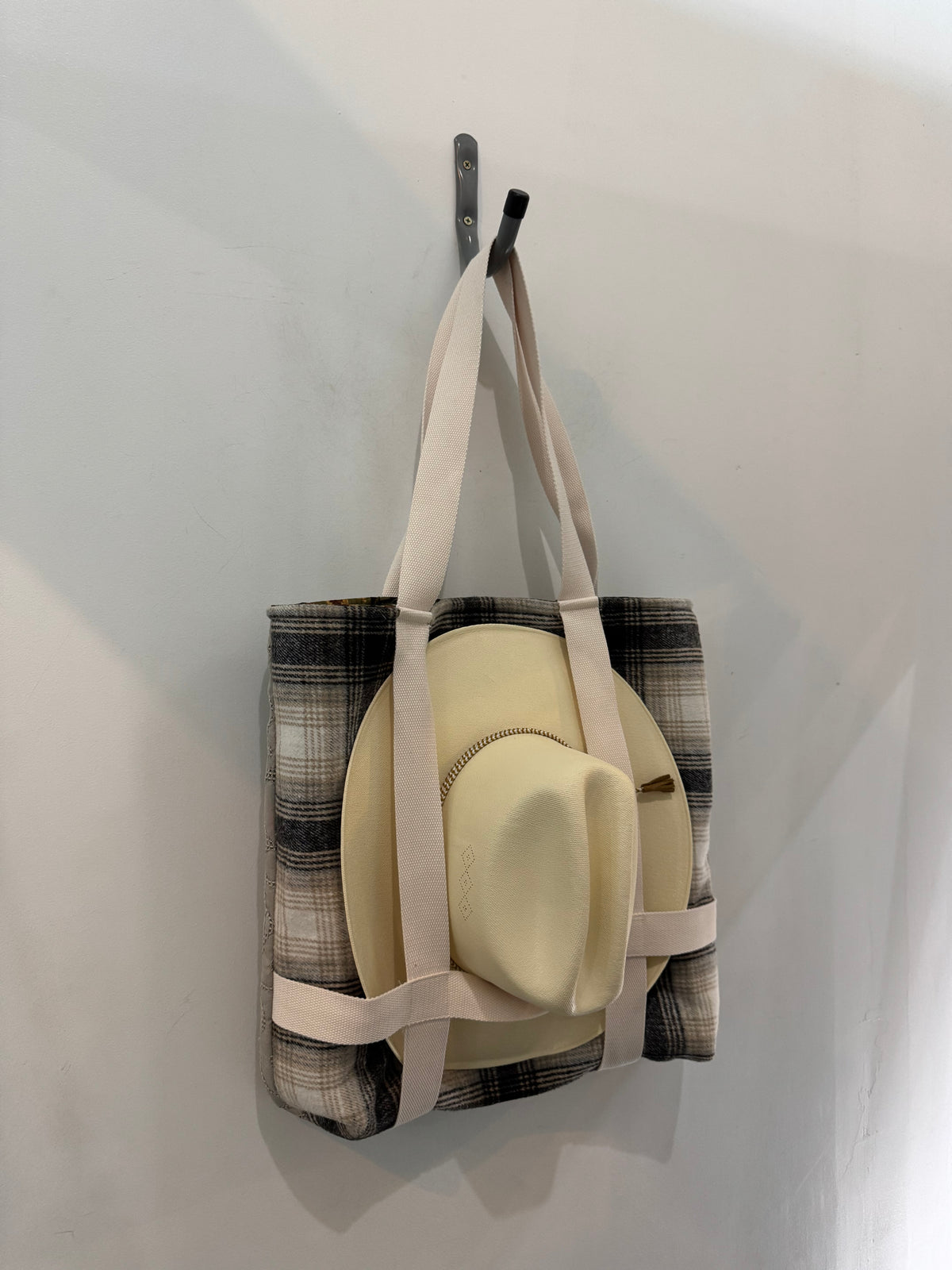 Haselden Handcrafted Hat Holder Tote Bag In Camo Plaid
