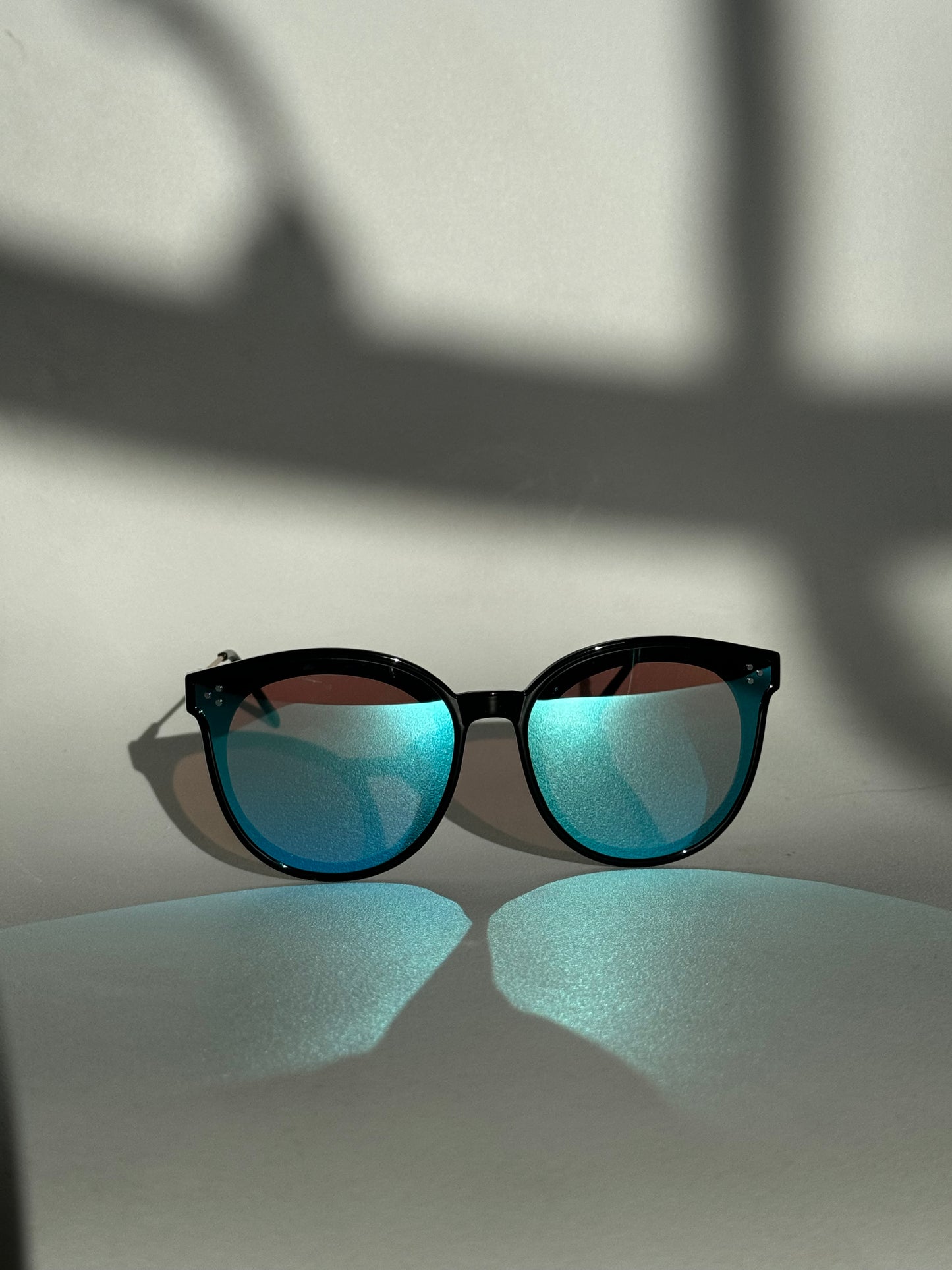 Priscilla Tri Sunglasses In Sky