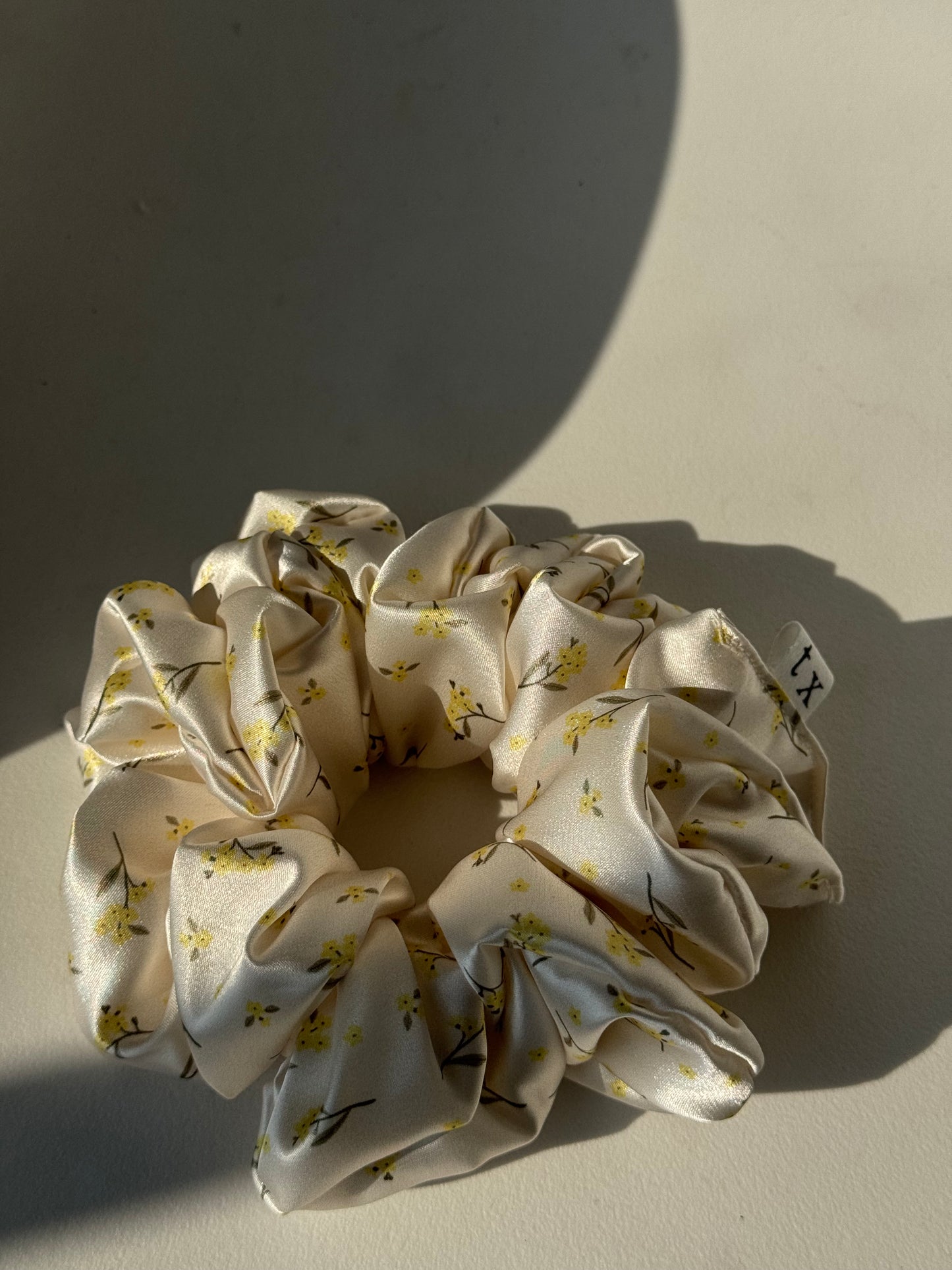 Susan Satin Handcrafted Texas Sized Scrunchie In Wild Daisies