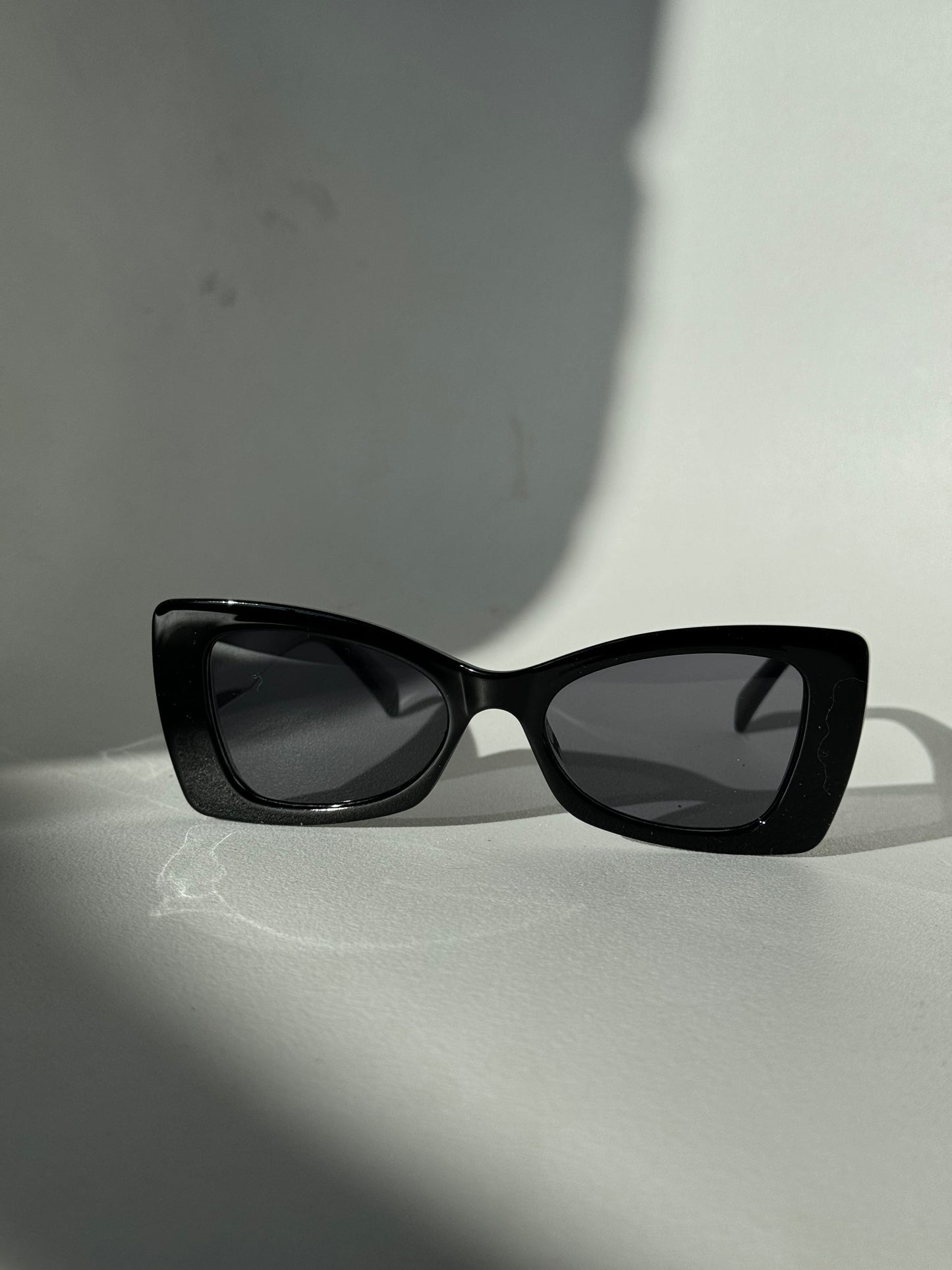 Merrill Classic 60s Style Sunglasses In Black