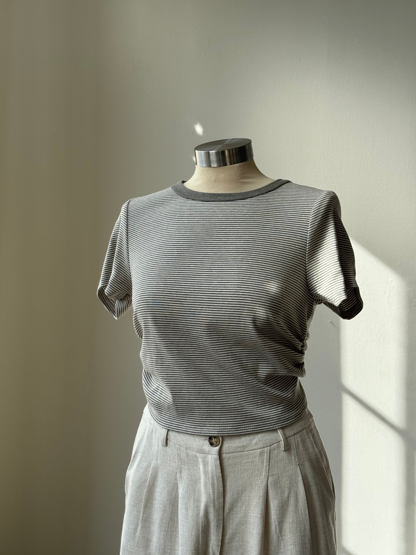 Toni Cotton Open Back Striped Crew Neck Crop Top Baby Tee In Grey